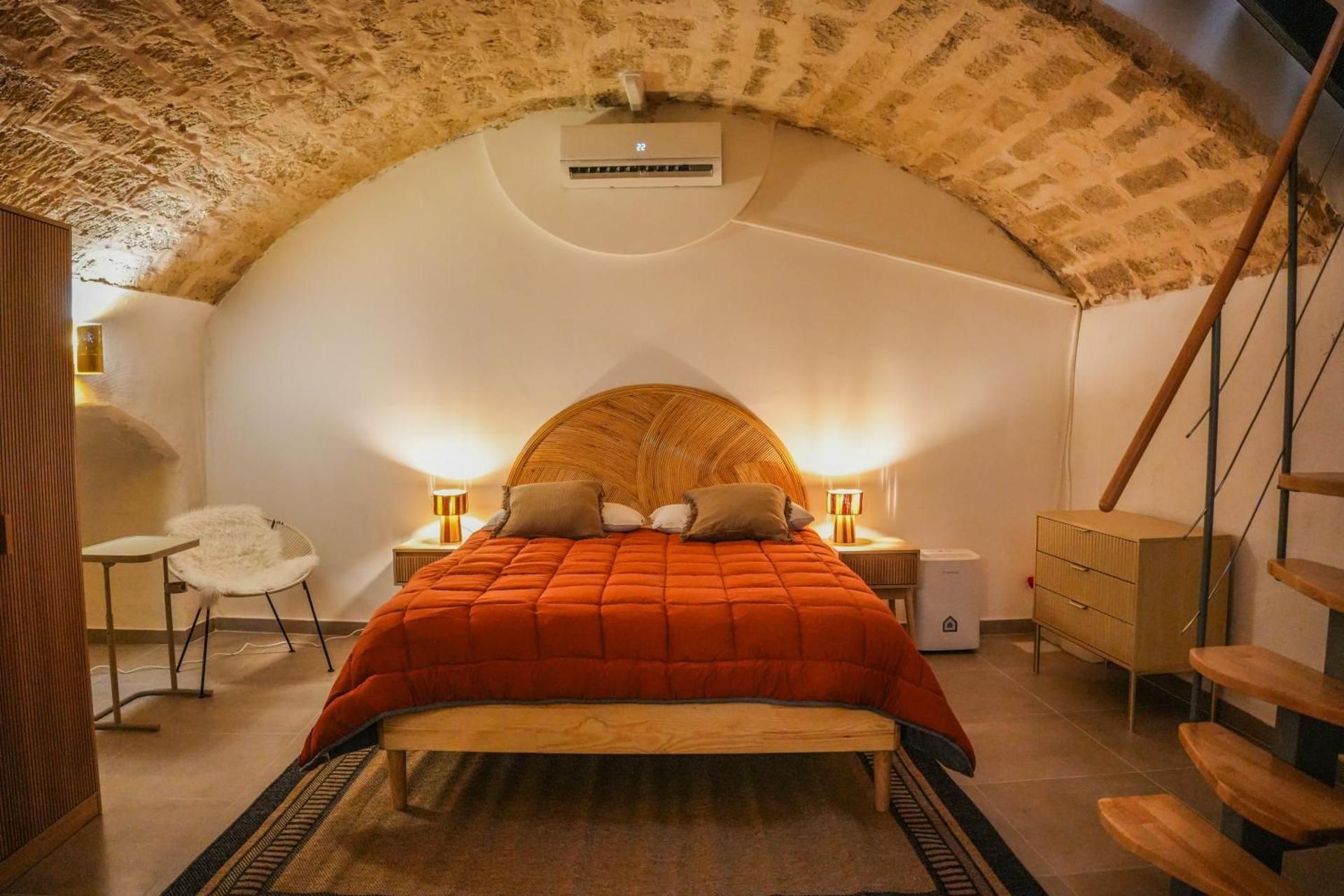 Deluxe One-Bedroom Apartment