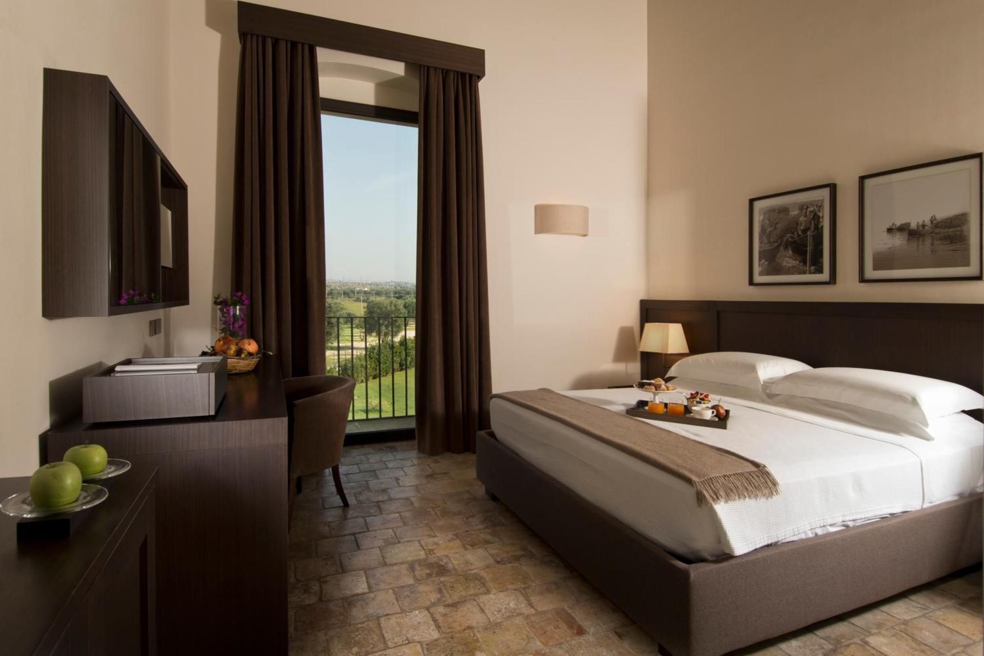 Deluxe Double or Twin Room