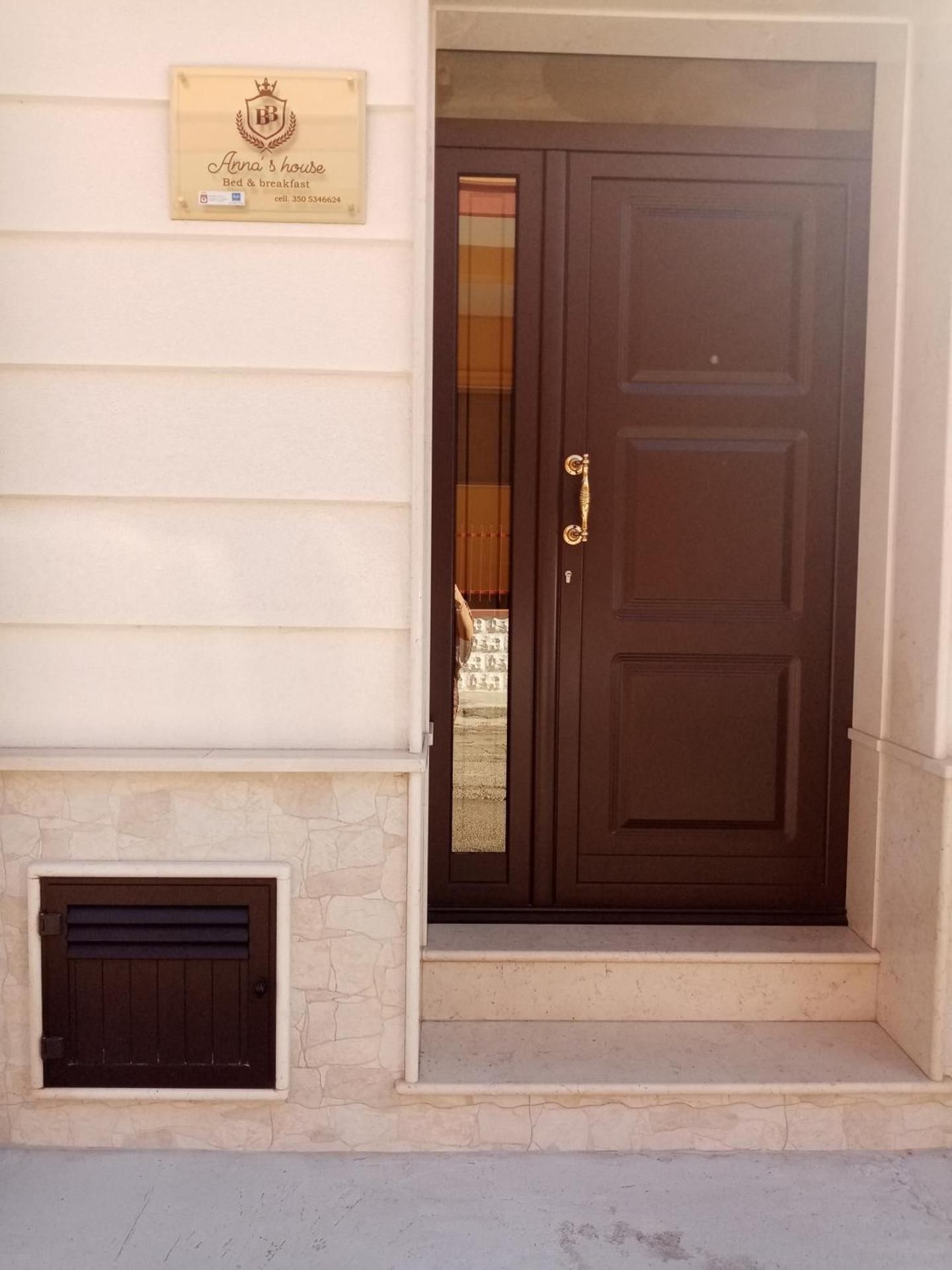 Anna's House