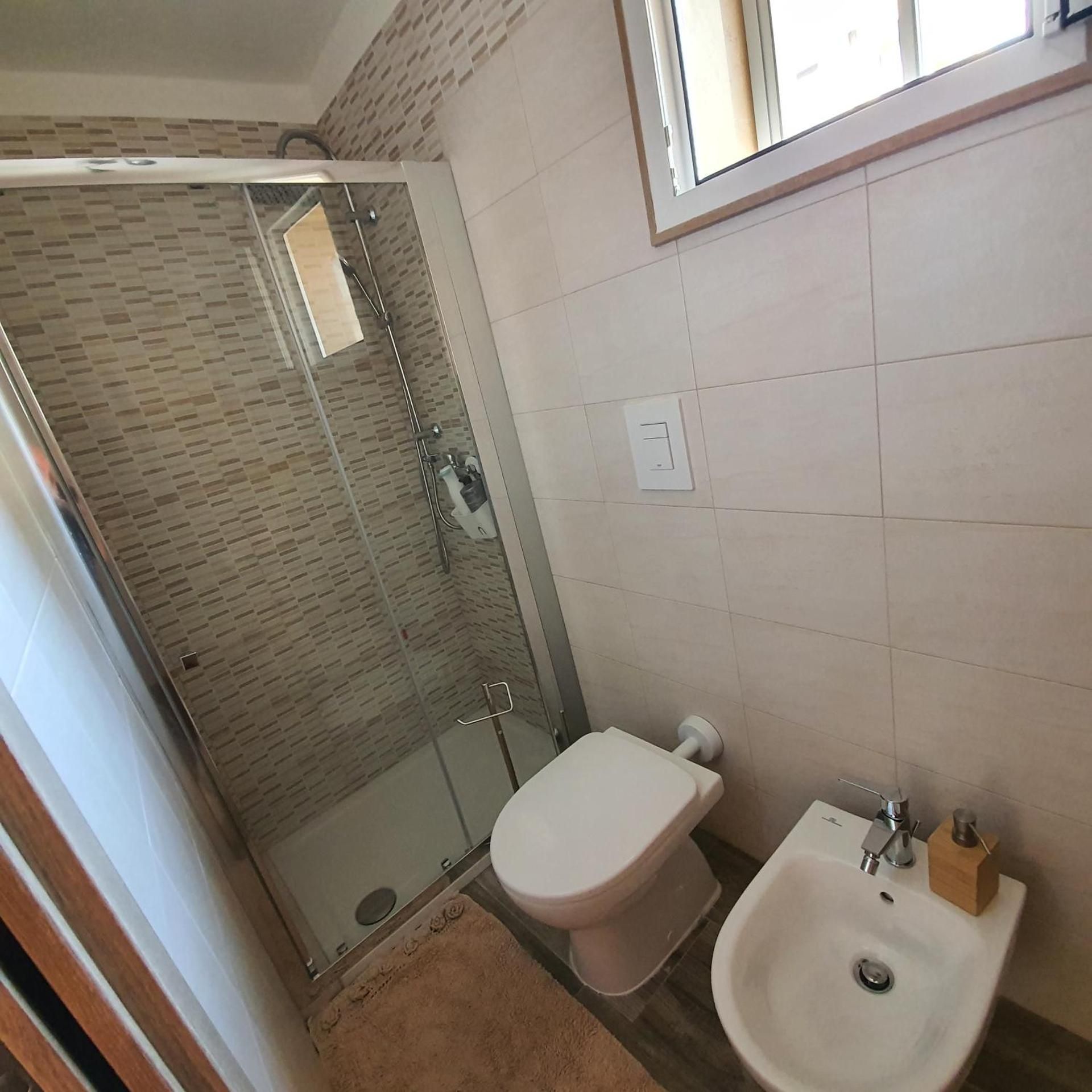 Angela's House Deluxe Single Room 3