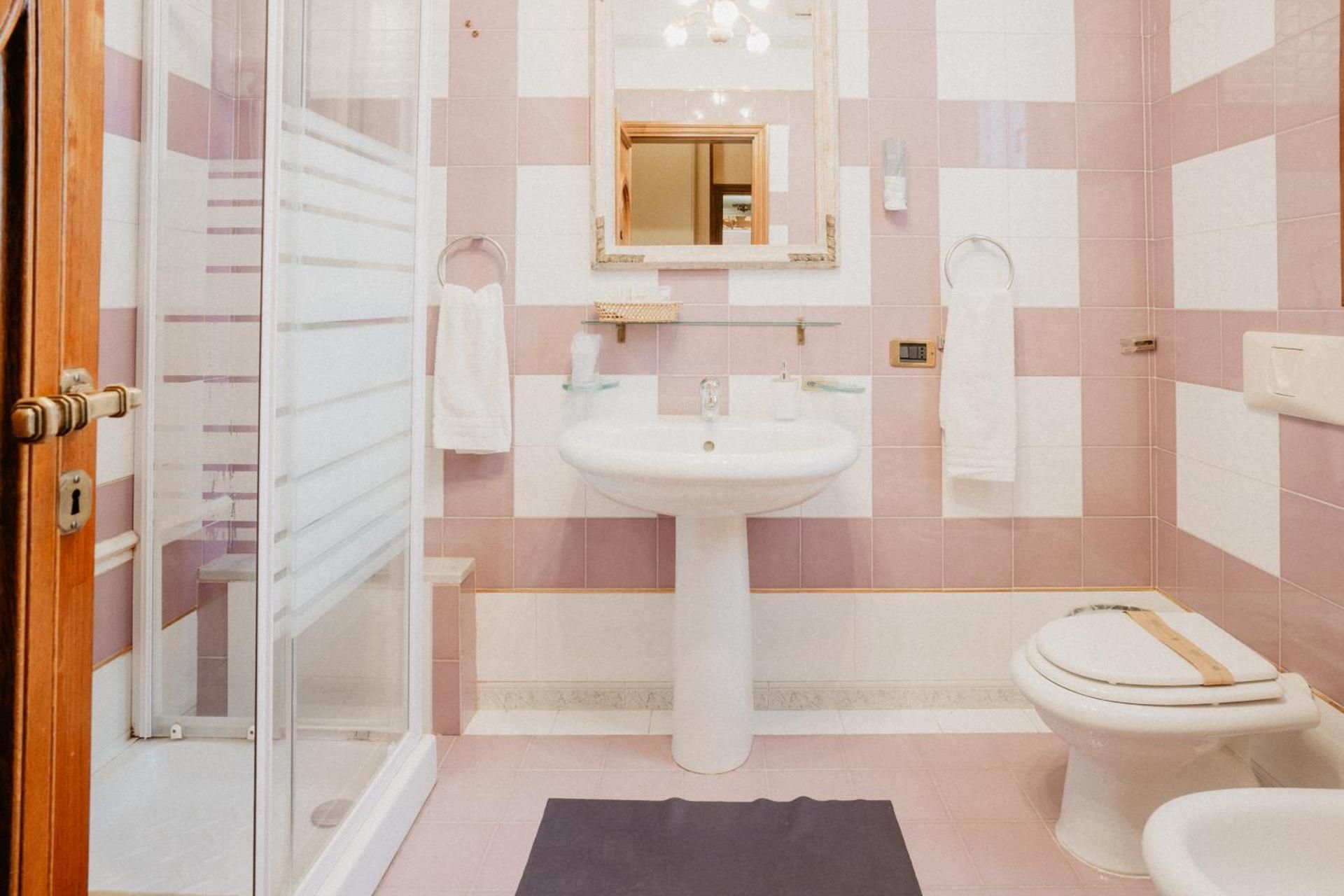 Villa Luigi XVI Double Room with Shared Bathroom 3