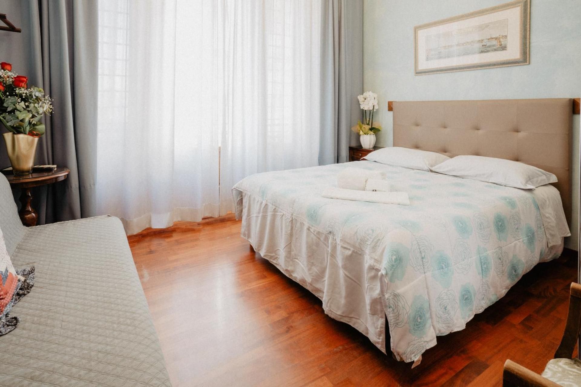 Villa Luigi XVI Double Room with Shared Bathroom