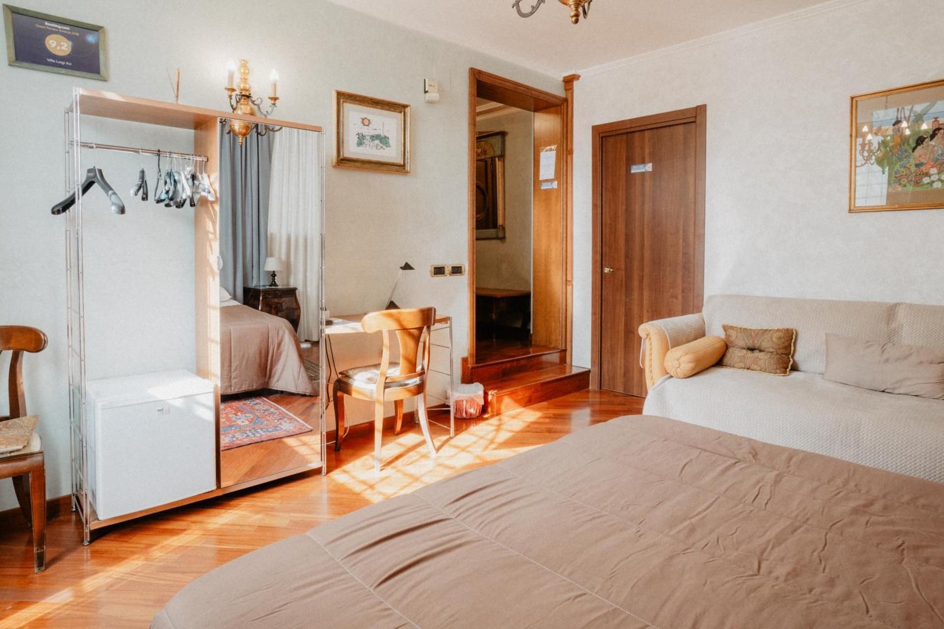Twin Room with Private Bathroom