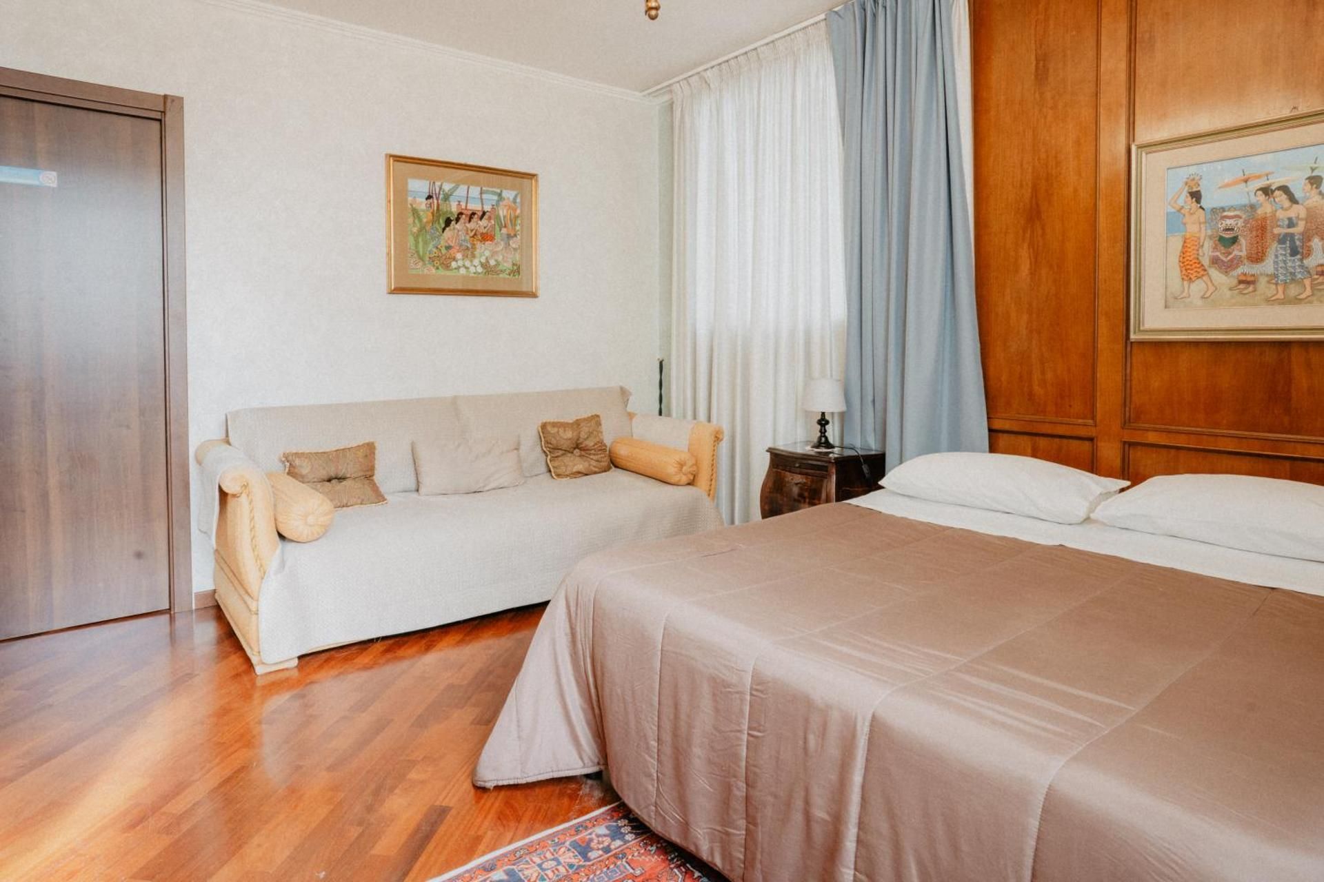 Twin Room with Private Bathroom