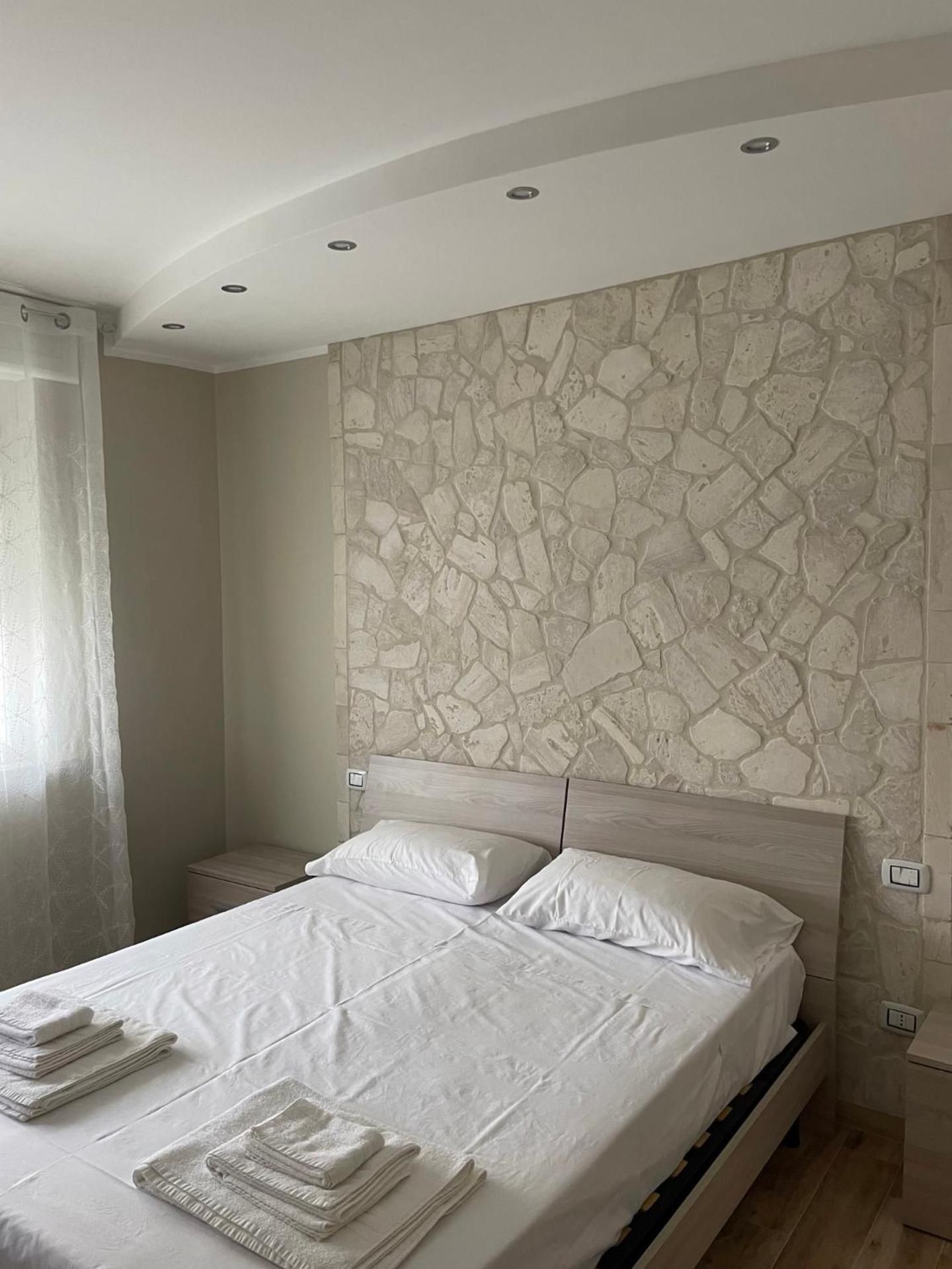 B&B New Paris & Suite Deluxe Triple Room