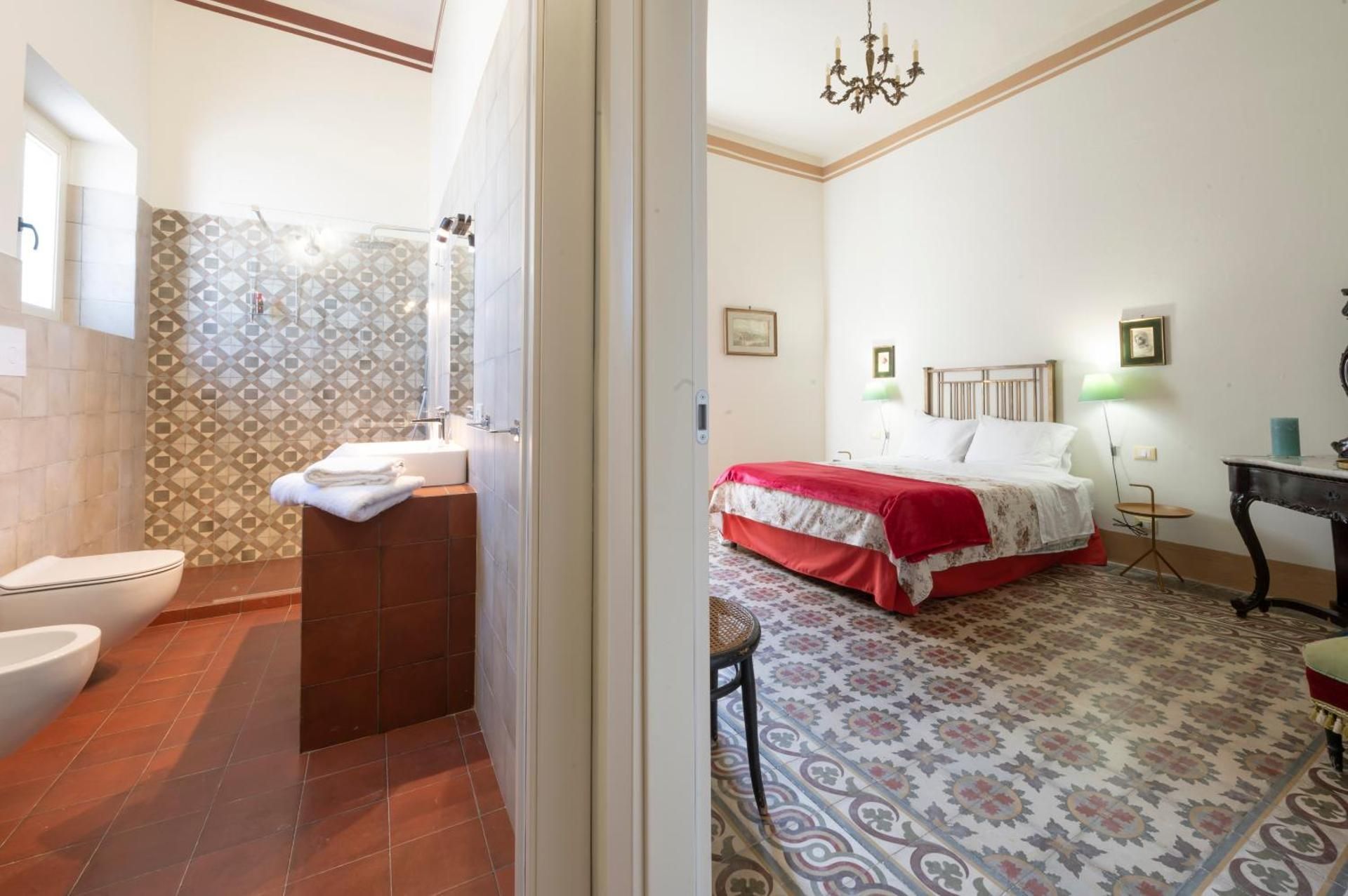 Deluxe Double Room with Side Sea View