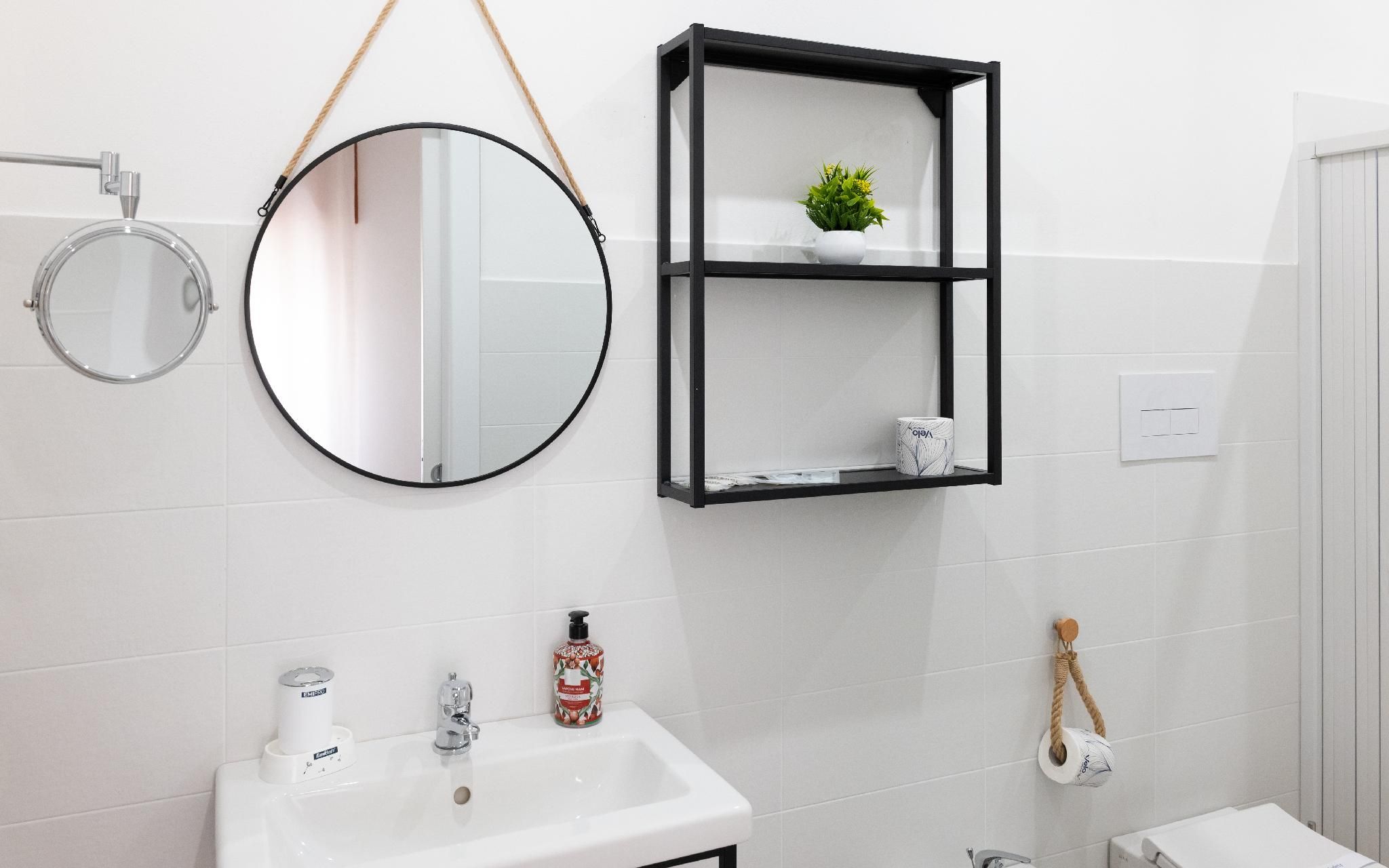 La Trinacria Rooms Triple - 1 Queen 1 Single 3