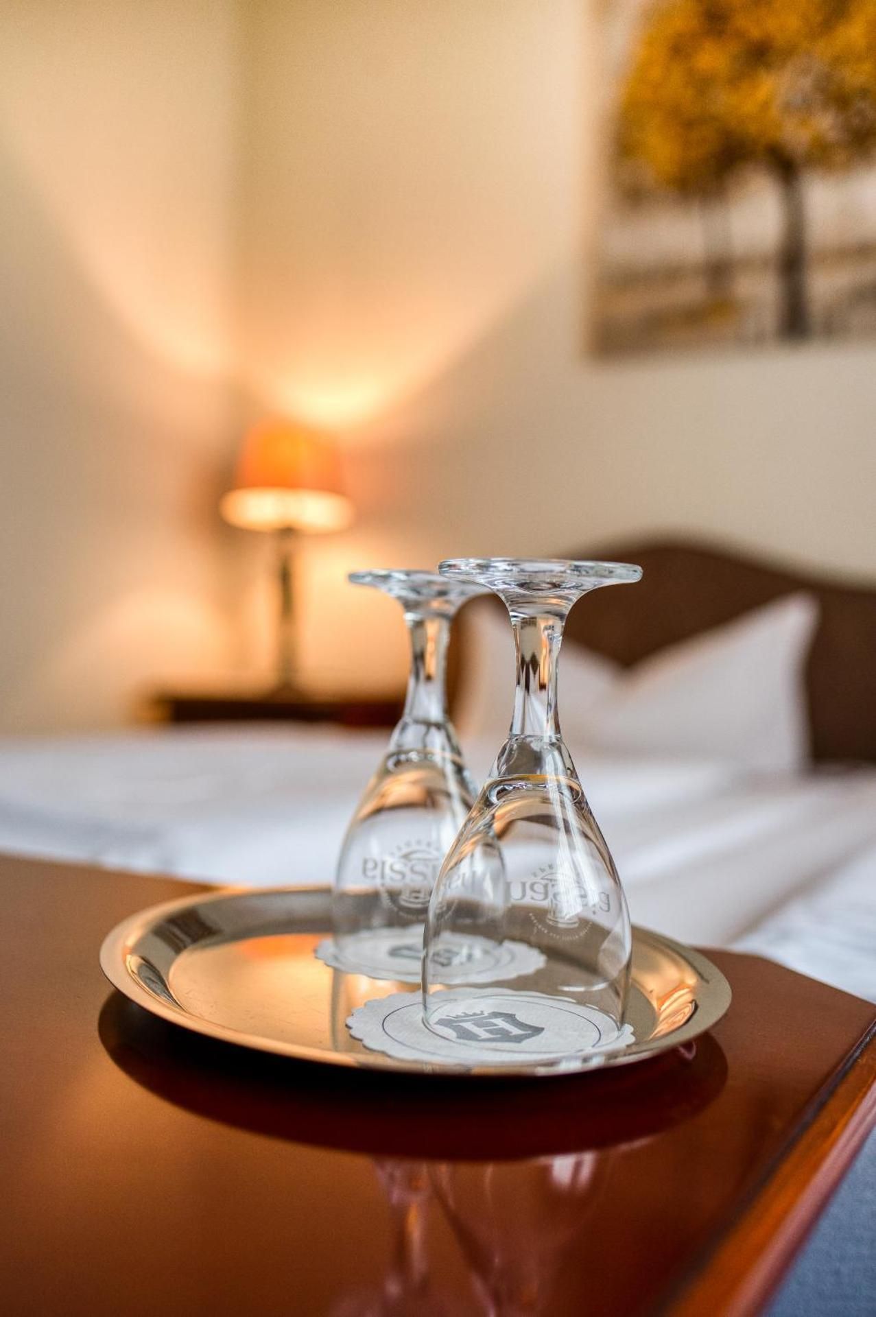 Double Room for Single Use