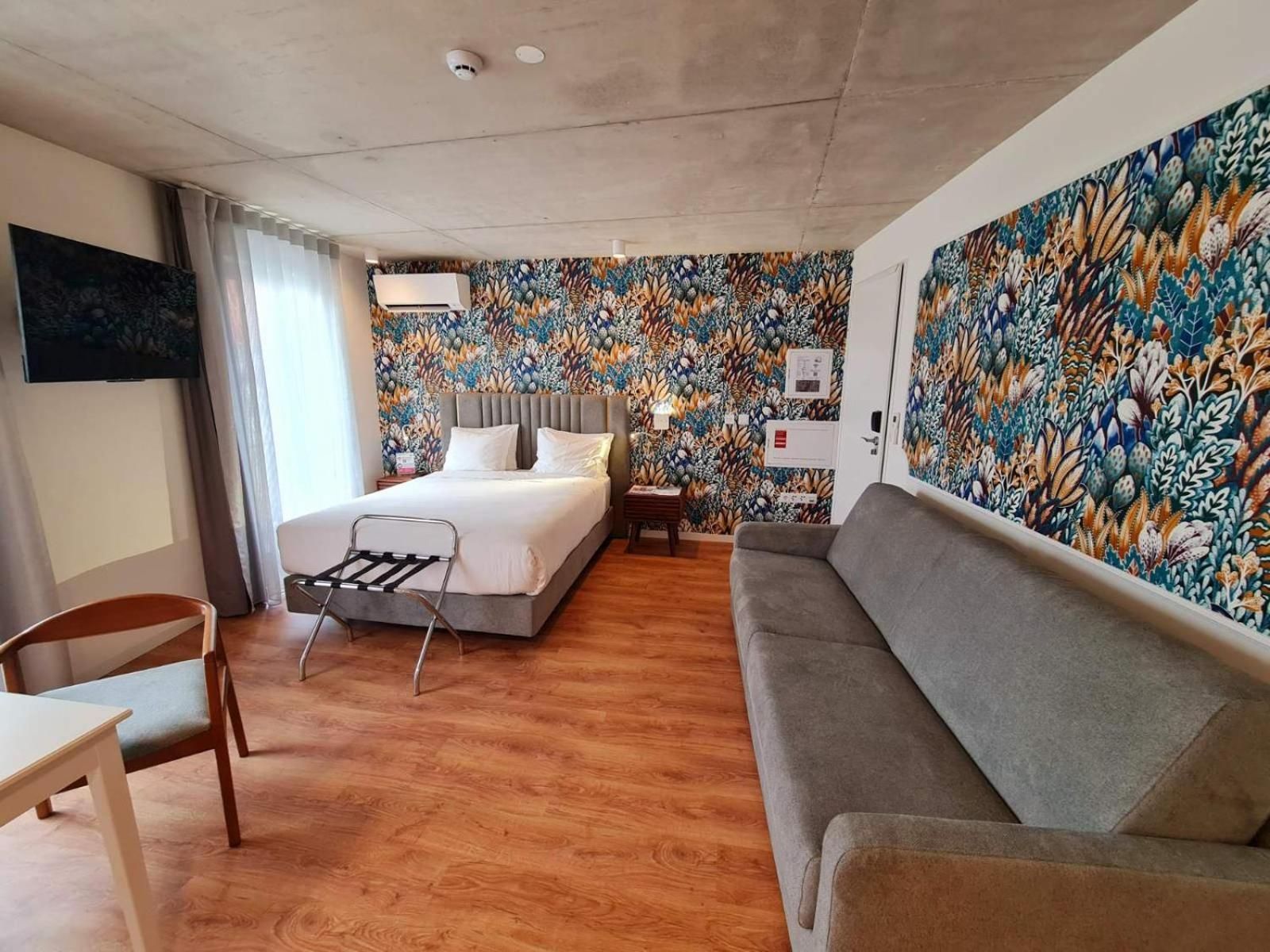 Premium Studio B