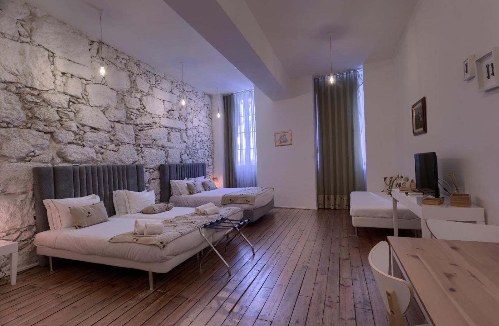Deluxe Studio I