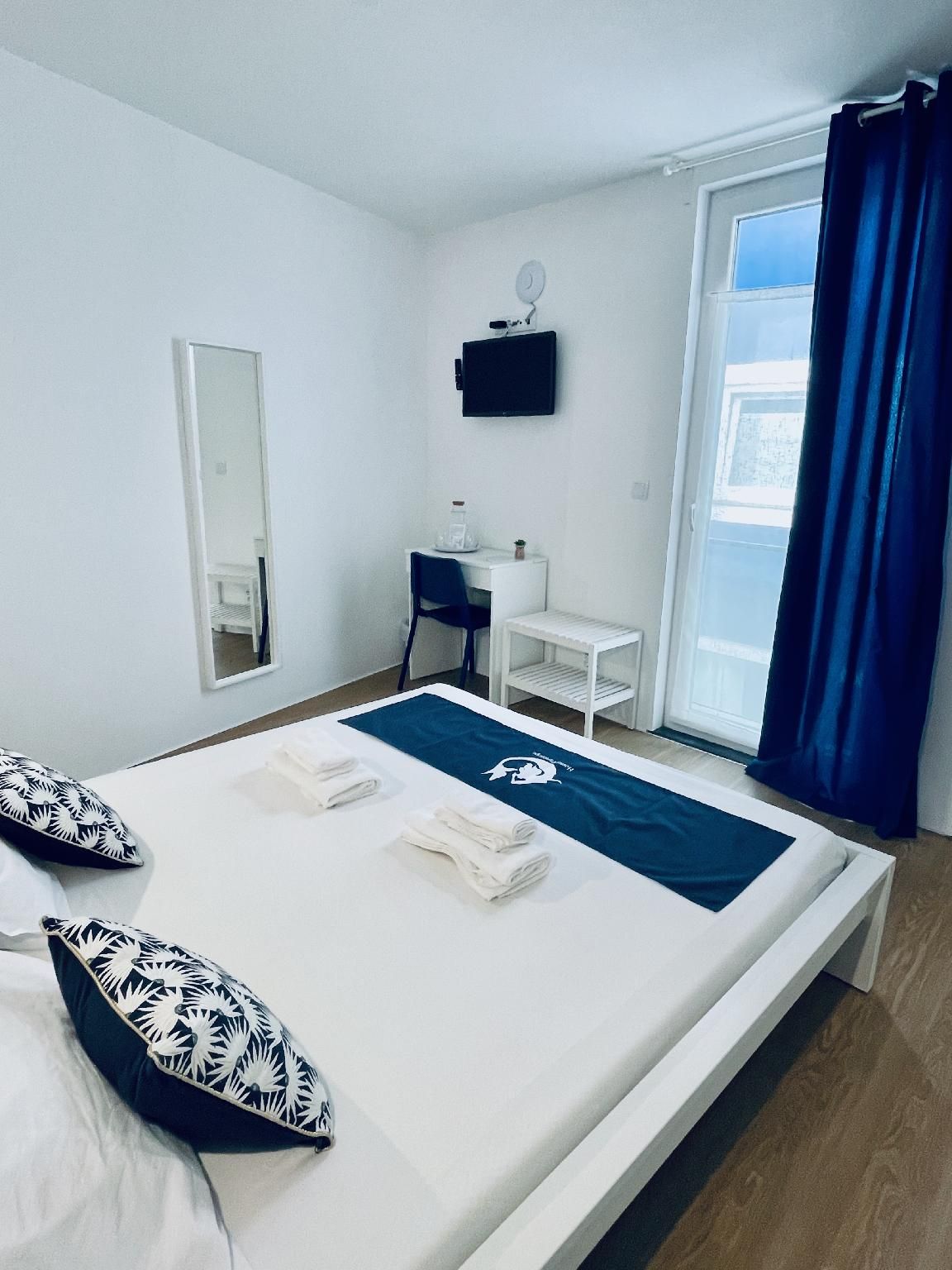 Partenope Hostel and Suites Double Room 2