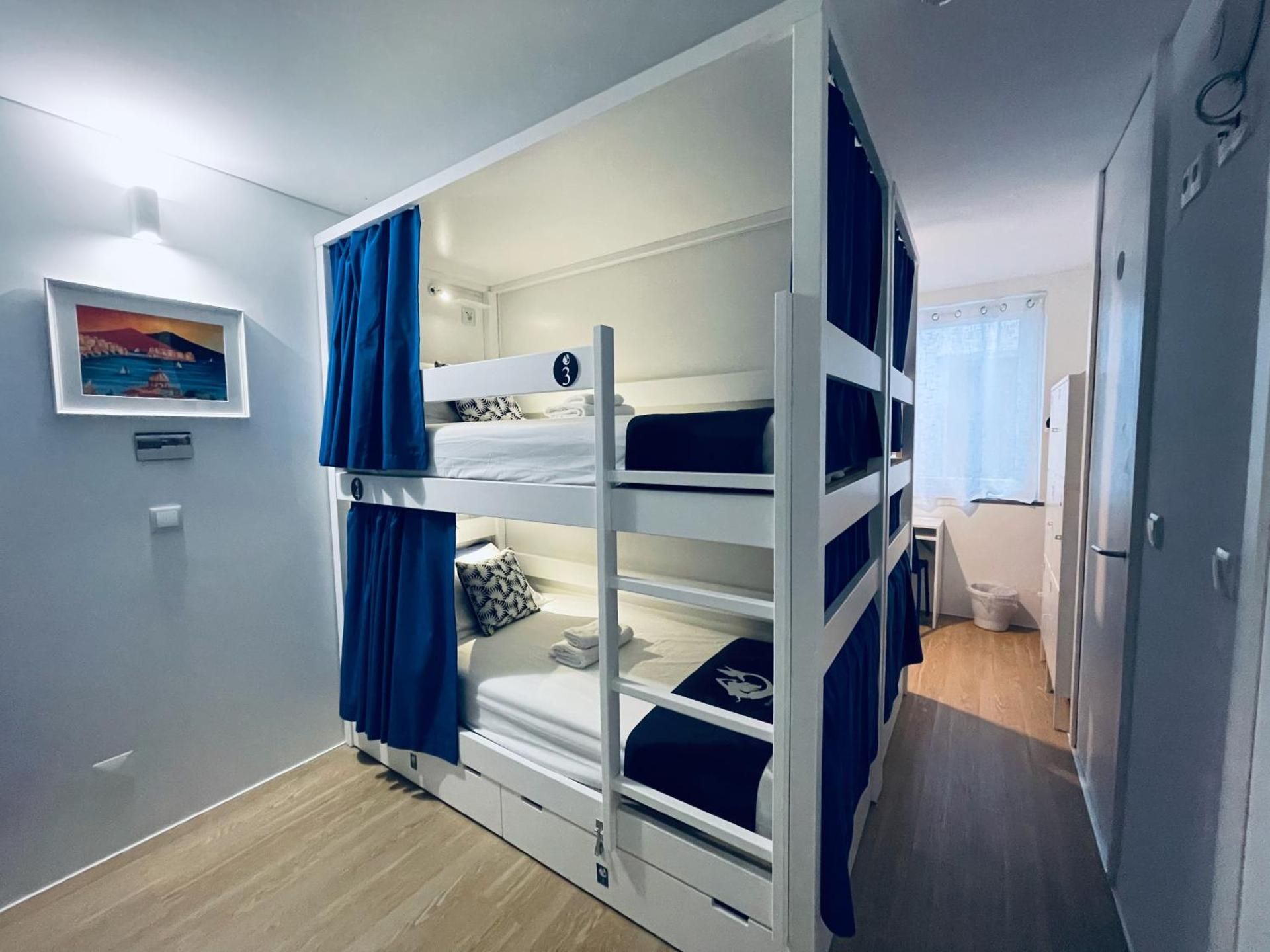 Partenope Hostel and Suites Bed in 6-Bed Mixed Dormitory Room