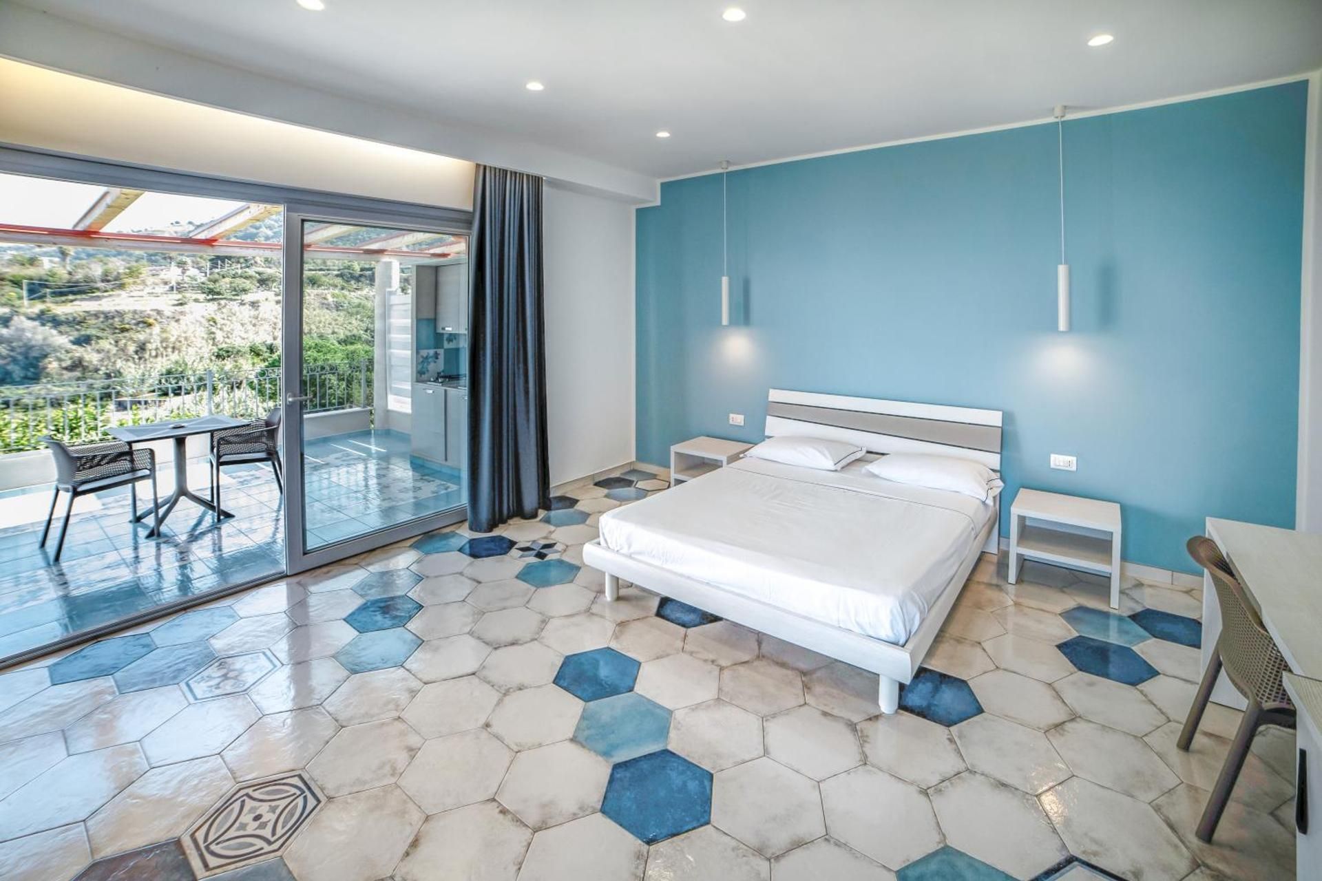 Deluxe Double Room with Sea View