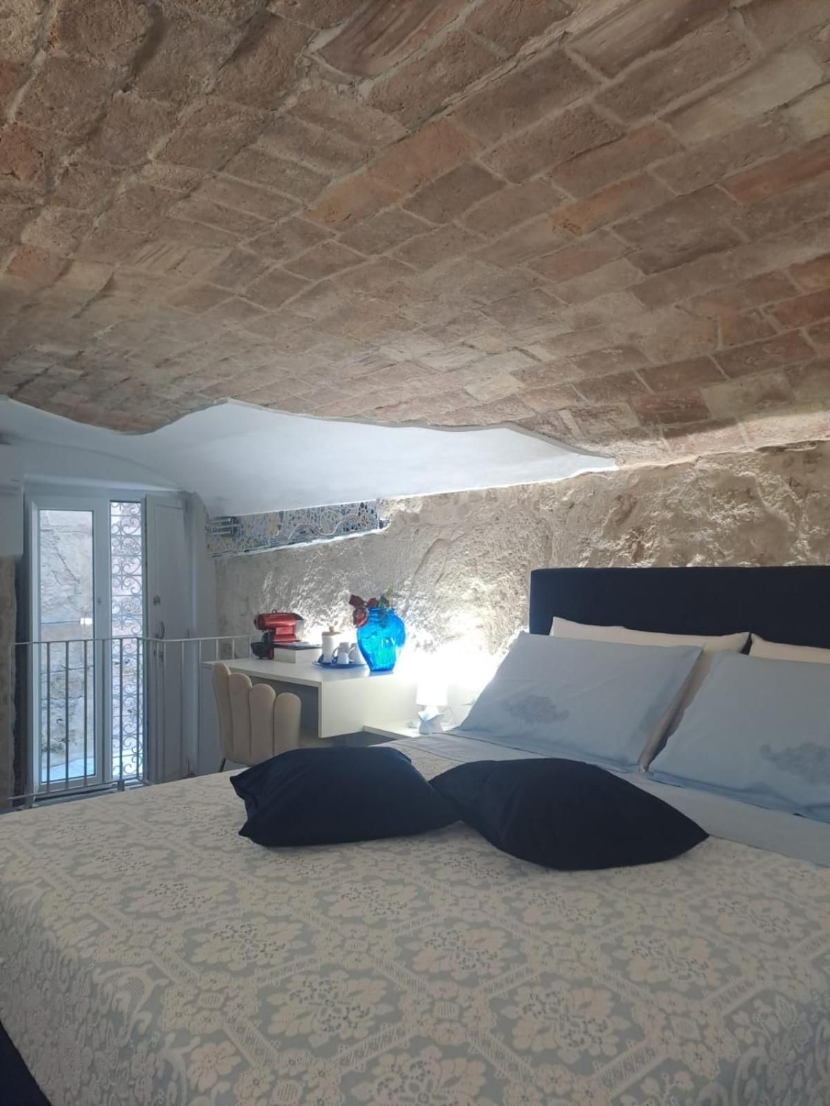 Tropea Vicoli Storici Adesi Deluxe King Room 2