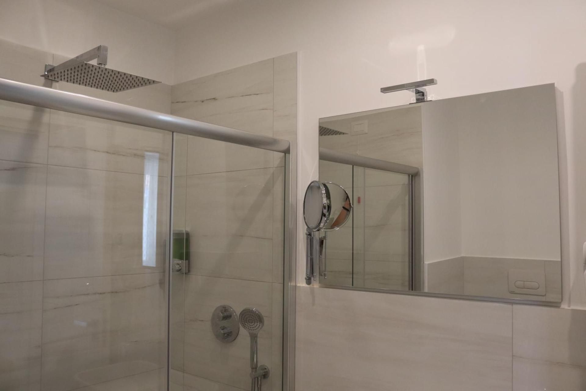 B&B JOELE Deluxe Double or Twin Room with Sea View 3