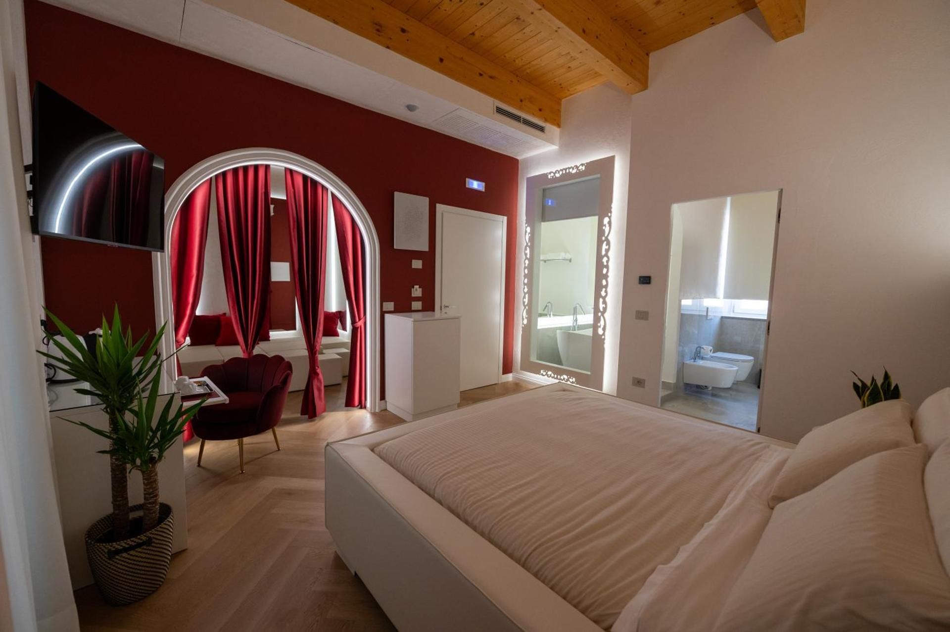 Deluxe Queen Room