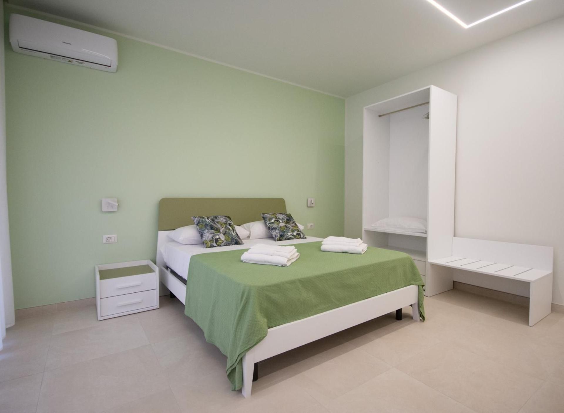 Pasitea Tropea Deluxe Room (2 Adults + 1 Child)