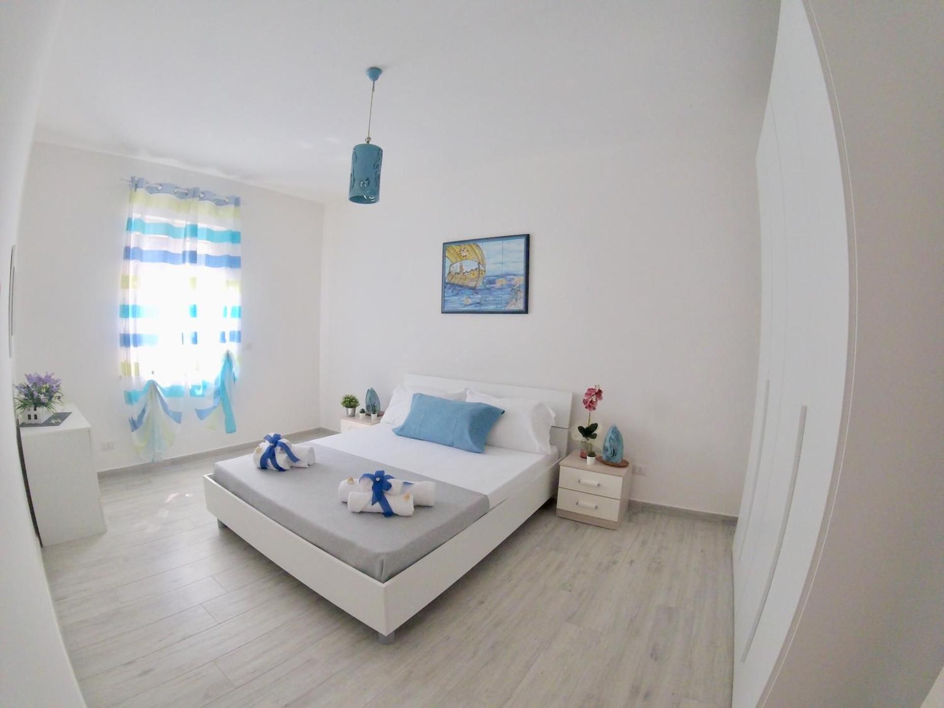 Apartment with Mountain View