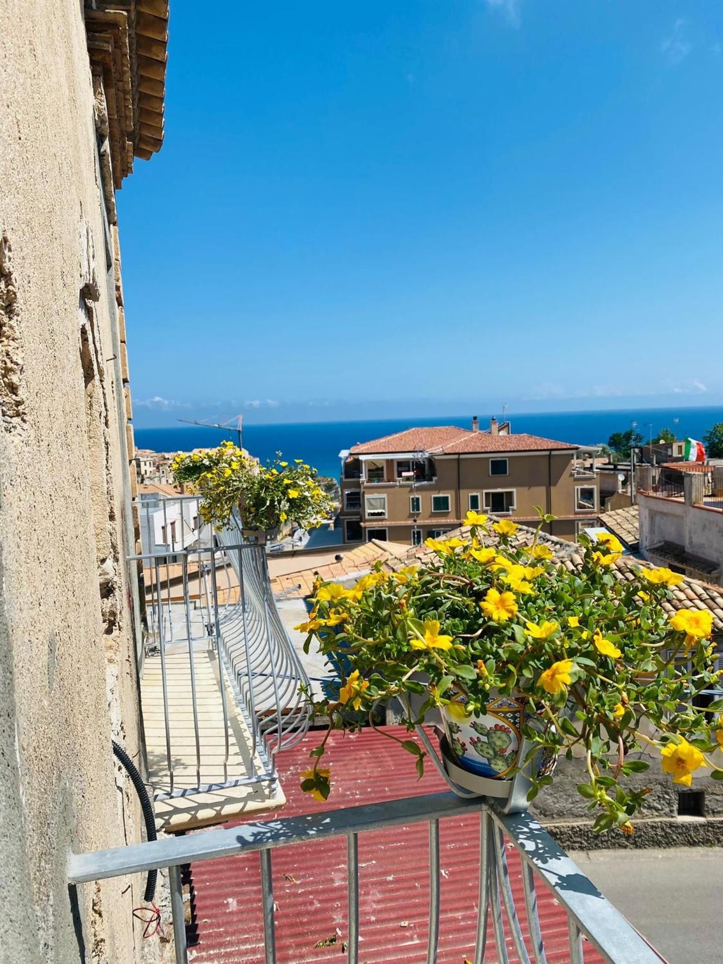 Deluxe Double Room with Balcony and Sea View