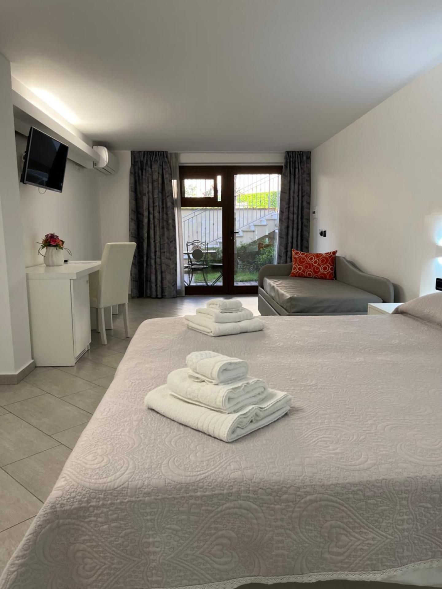 Deluxe Family Suite