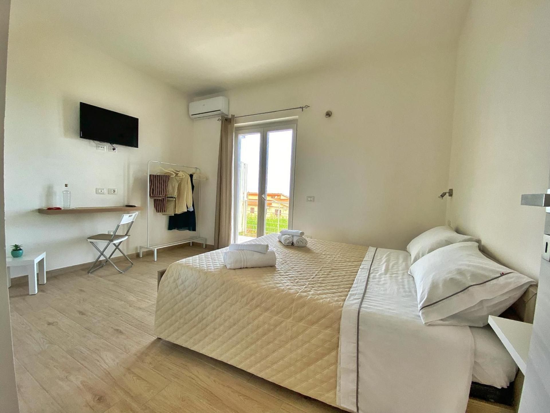 Double Room with Balcony and Sea View