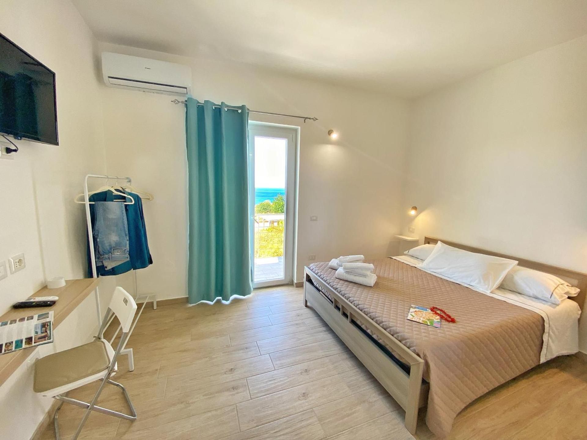 Double Room with Balcony and Sea View