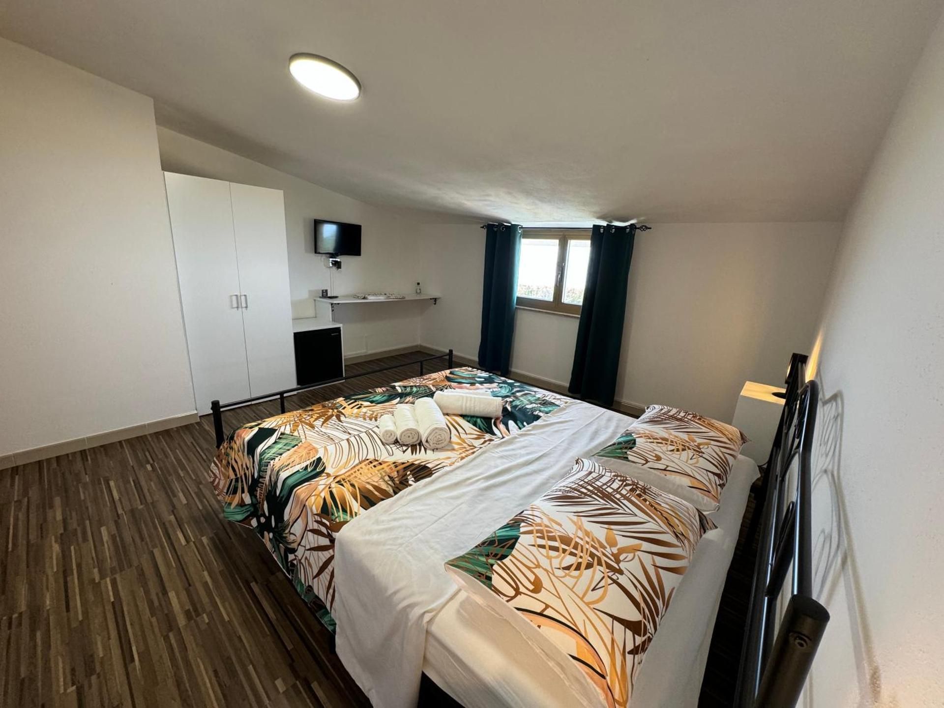 Double Room with Shared Bathroom