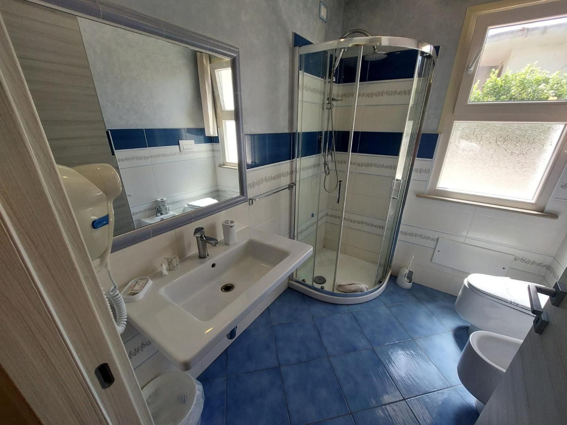 Deluxe Family Suite