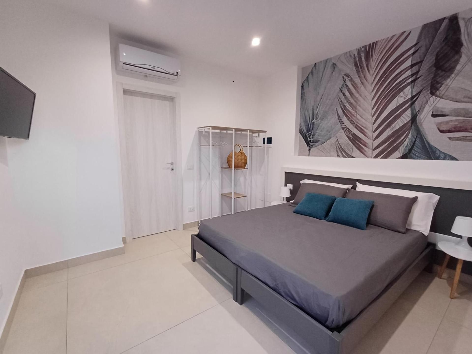 One-Bedroom Apartment with Sea View