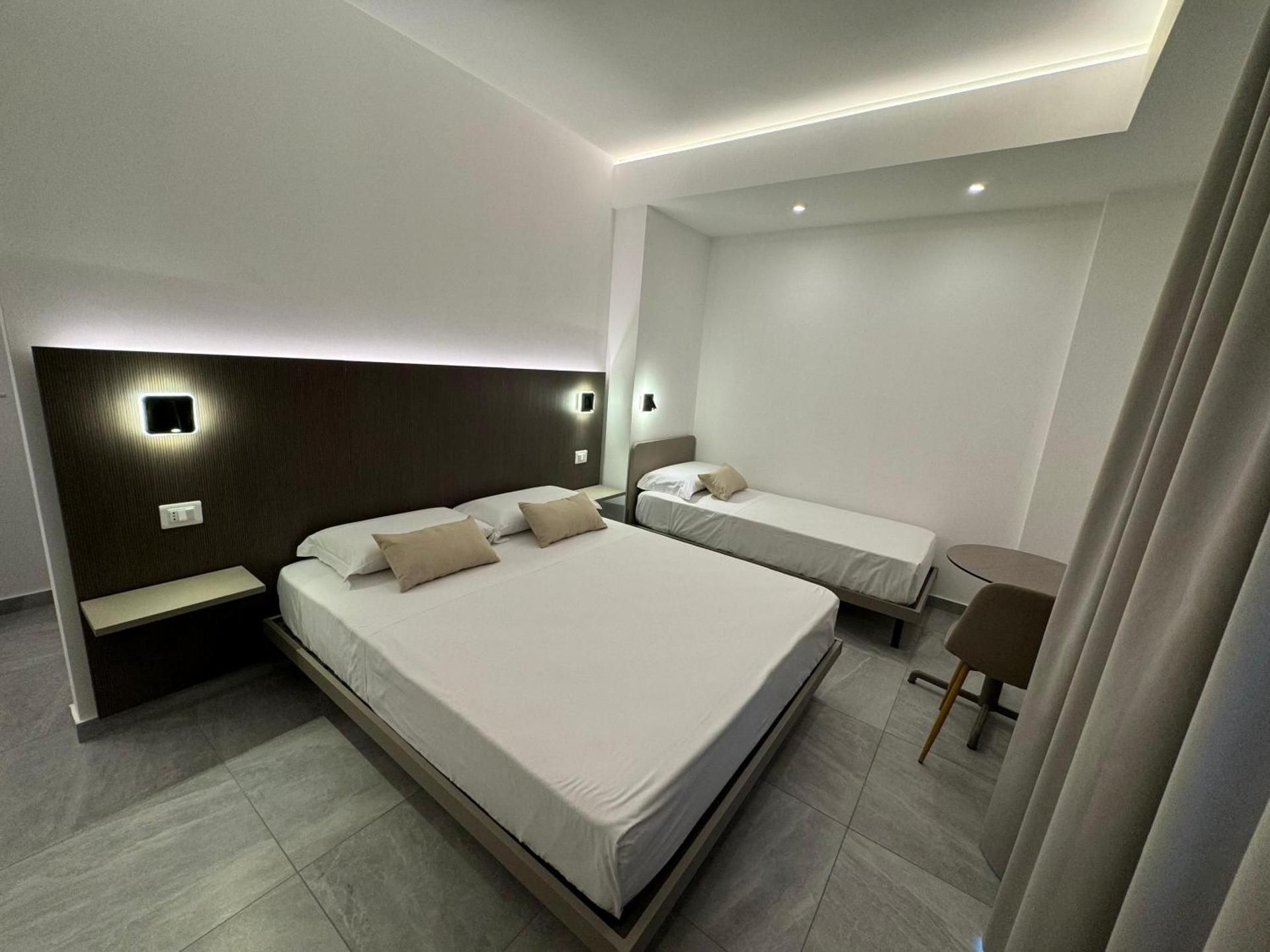 Triple Room with Sea View