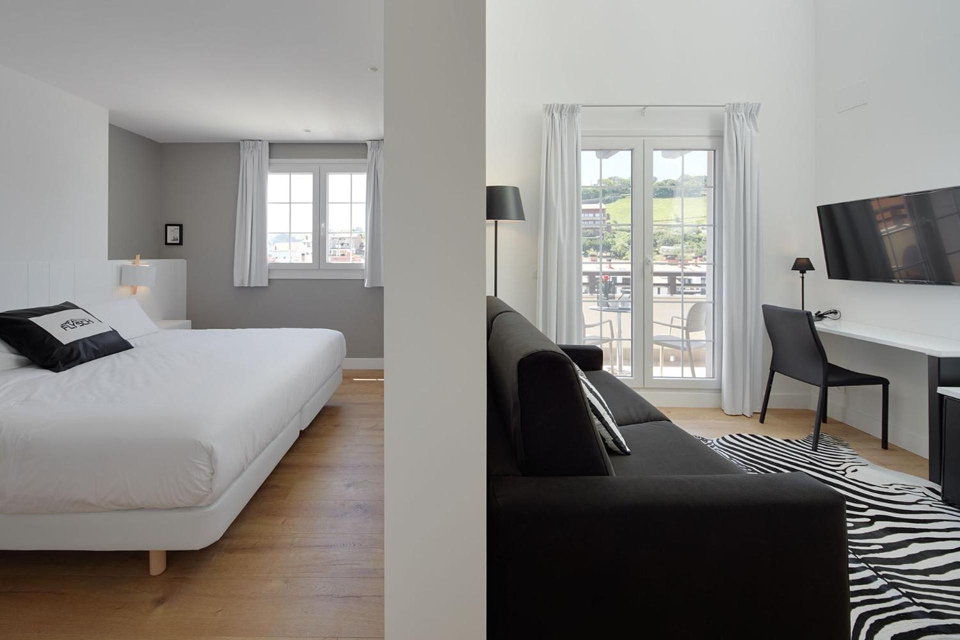 Hotel Flysch Deluxe Double Room with Terrace 2