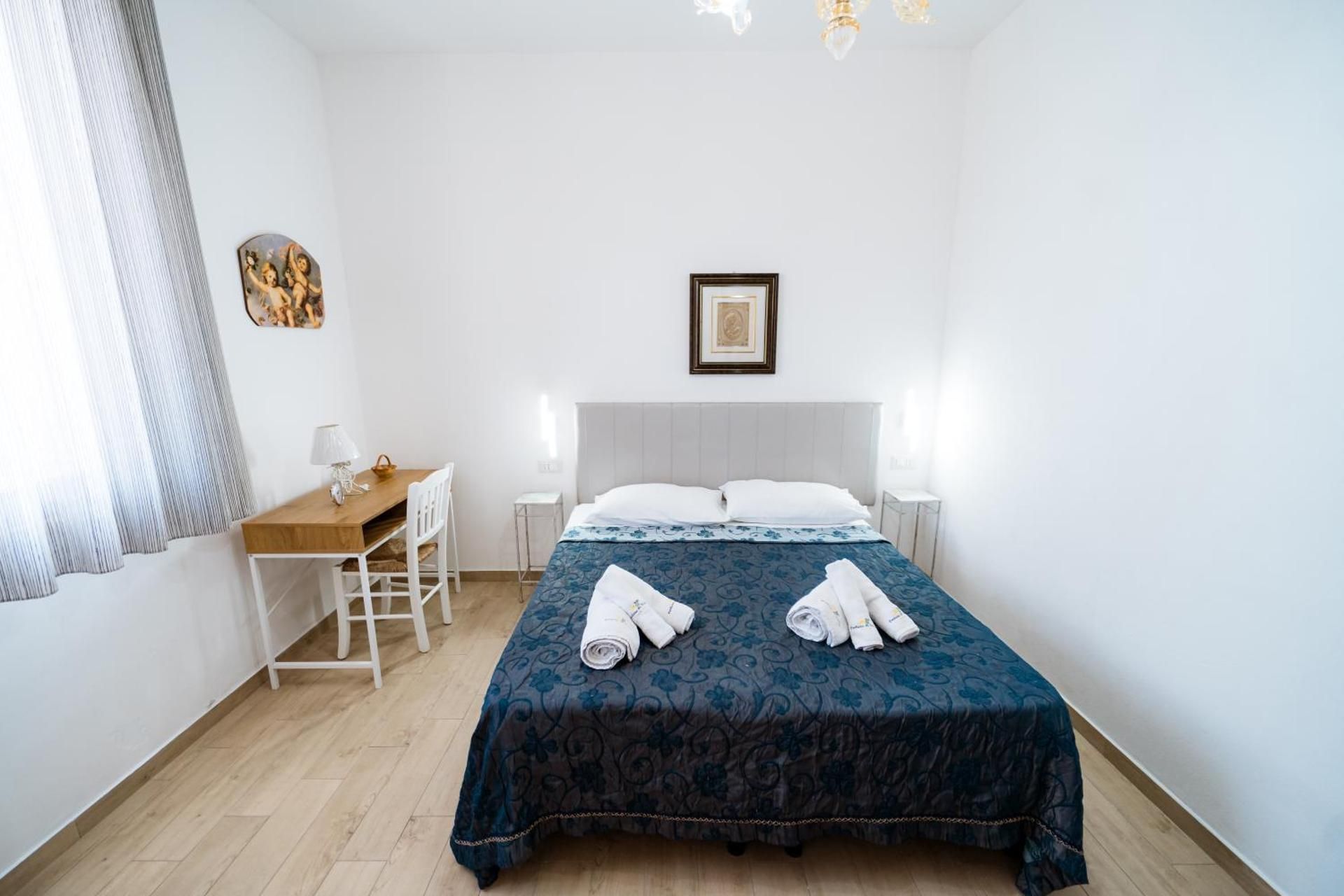 Deluxe Double Room with Shower