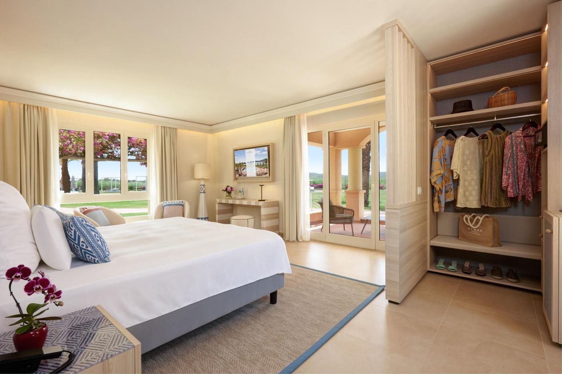 Junior Suite with Garden View