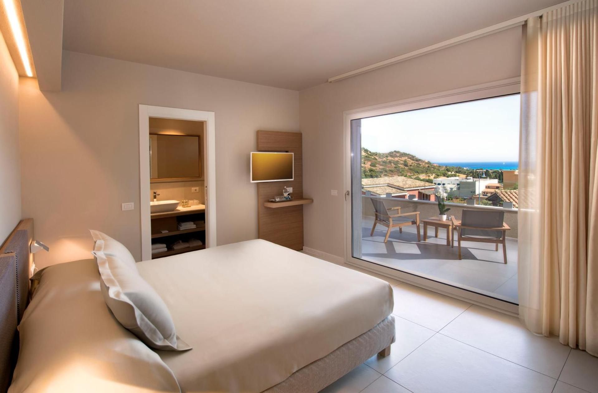 Superior Deluxe Double or Twin Room