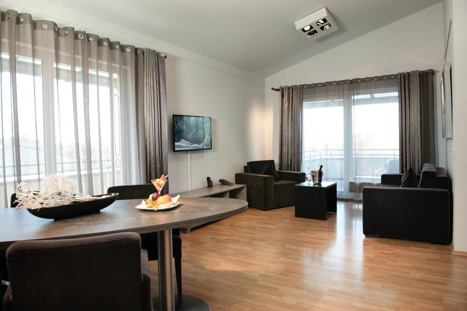 Deluxe Suite