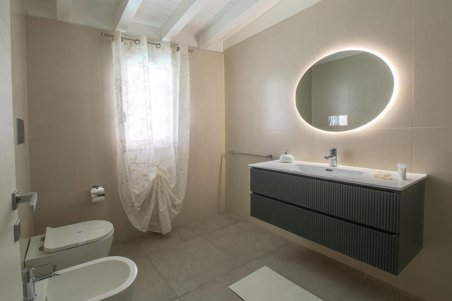 Deluxe Two-Bedroom Apartment with Garden View