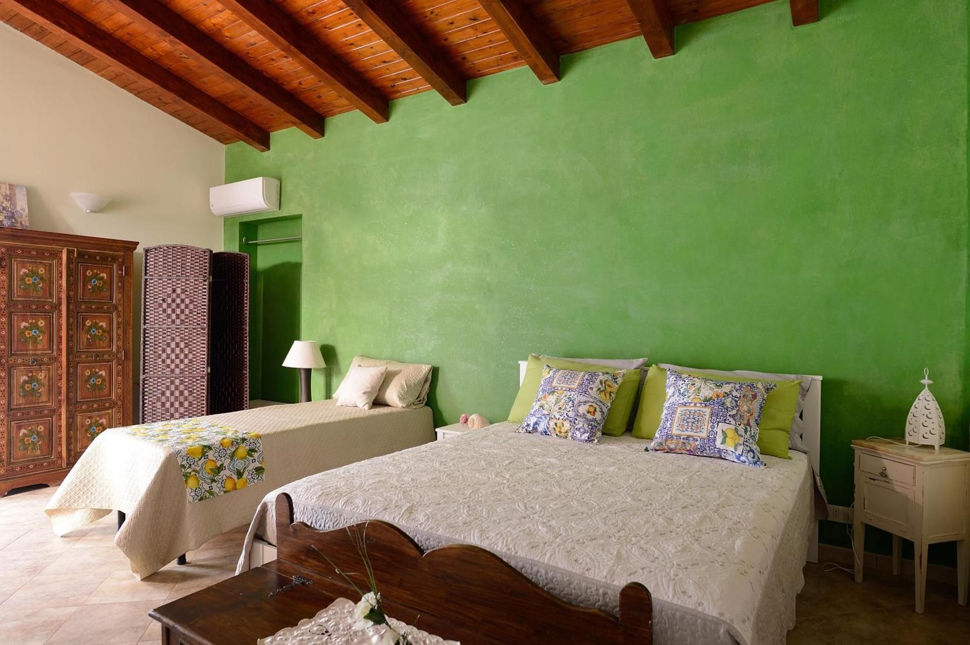 Triple Room with Garden View