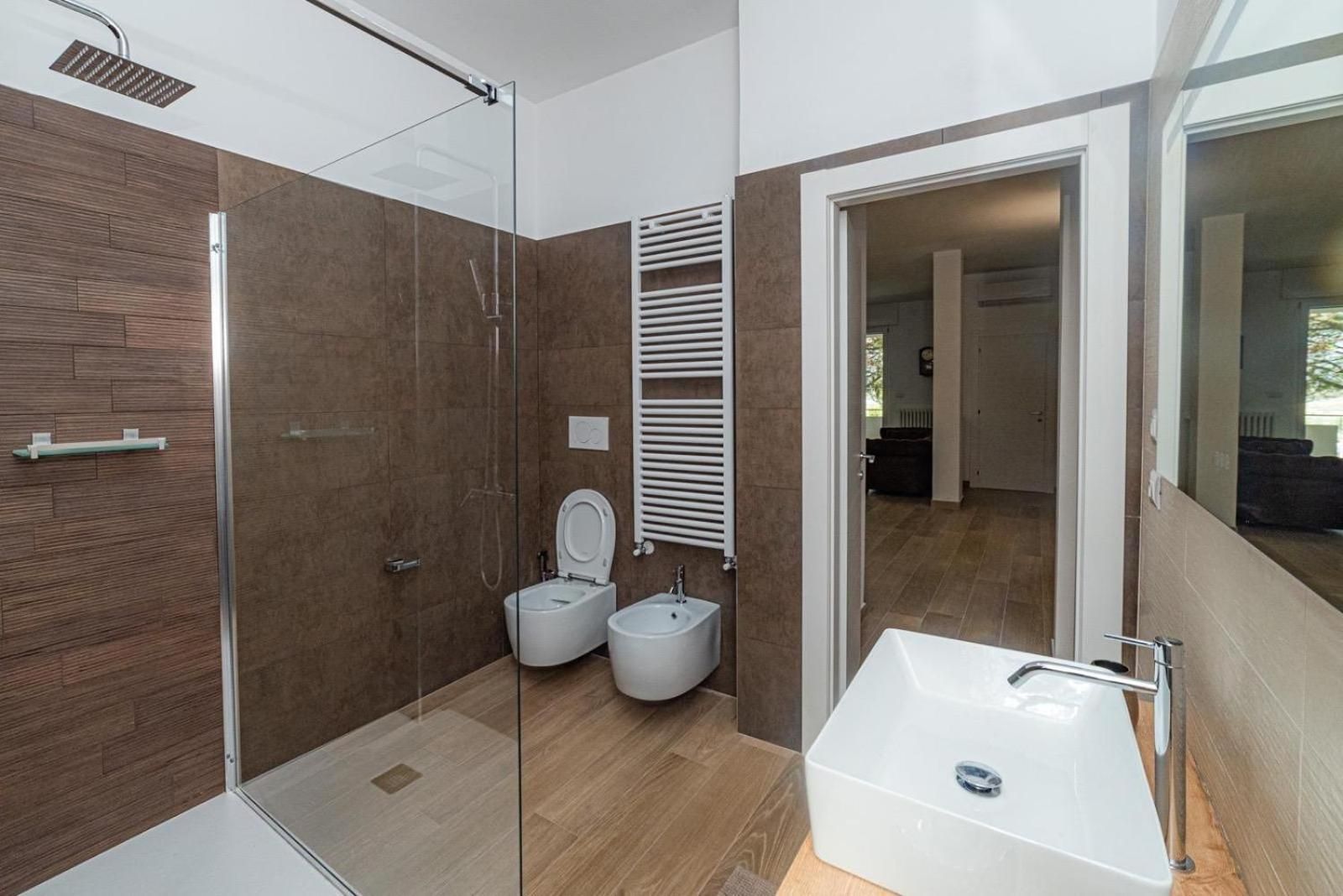 Two-Bedroom Deluxe Apartment with Garden View
