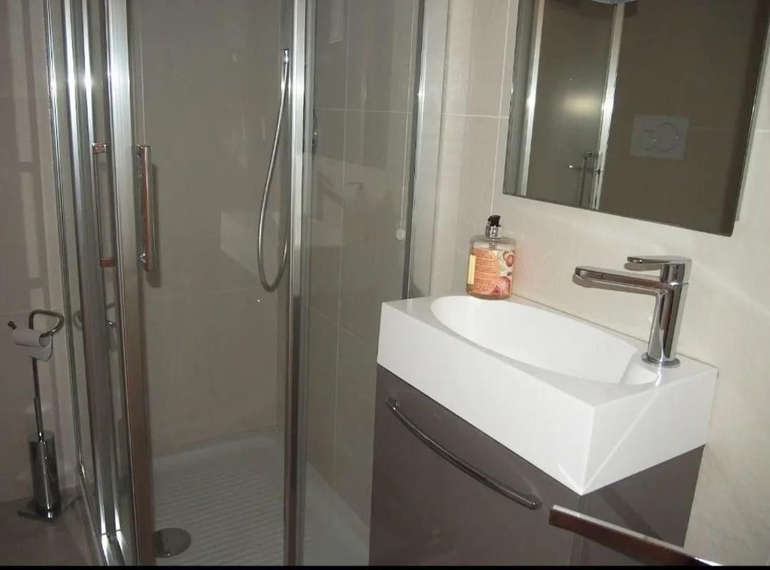 Twin Room with Private Bathroom
