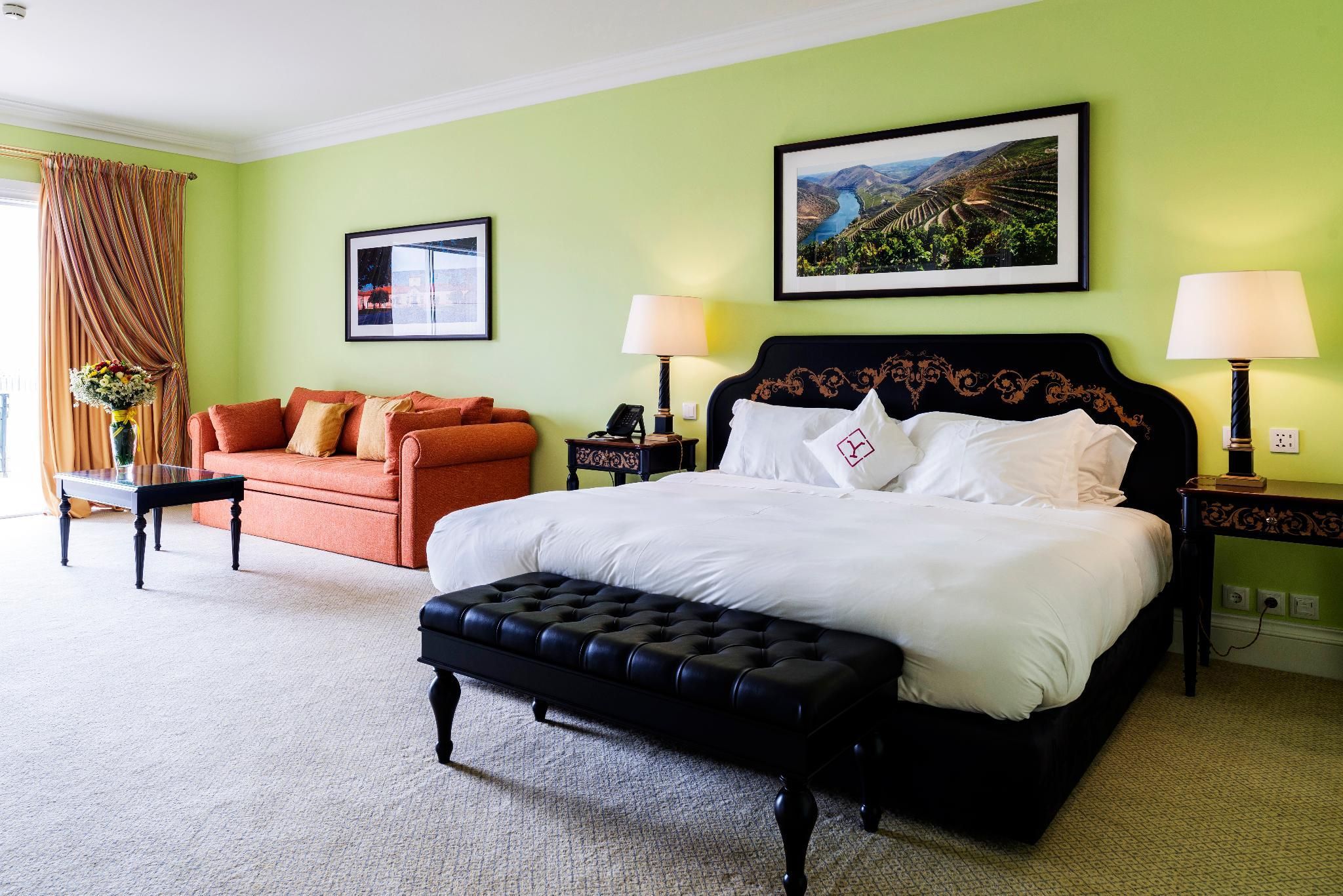 Suite City or River or Garden View- Low Floors 1 and 2 require 2 lifts to be accessed