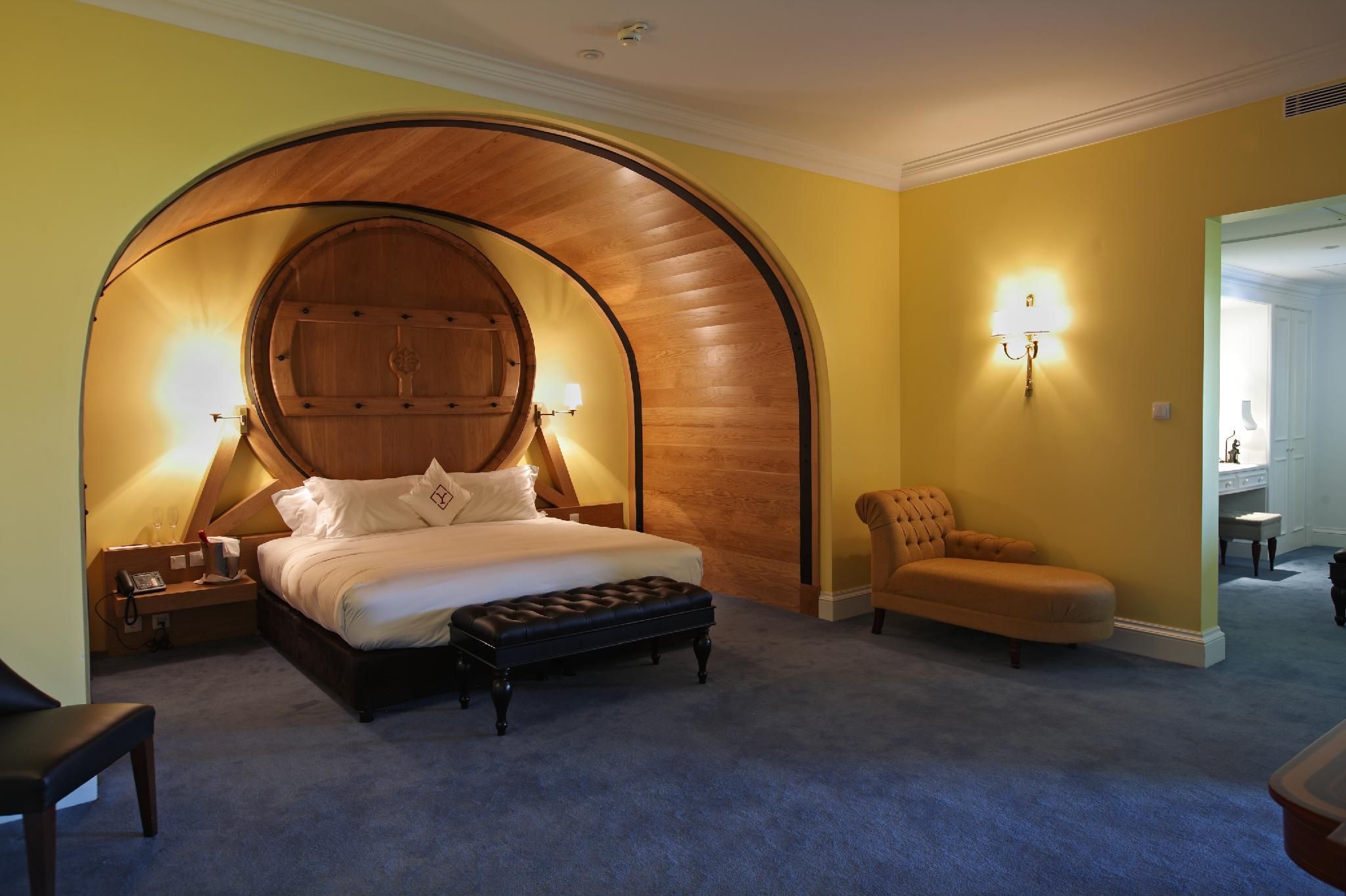 The Yeatman Master Suite Garden and City View Floor 4 of main building