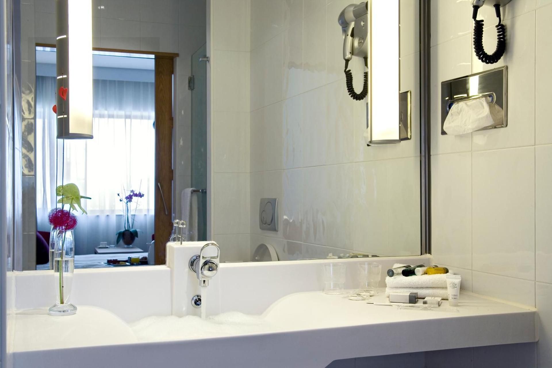 Novotel Porto Gaia Executive Room Sea View - 1 Queen Bed And 1 Sofa Bed 3