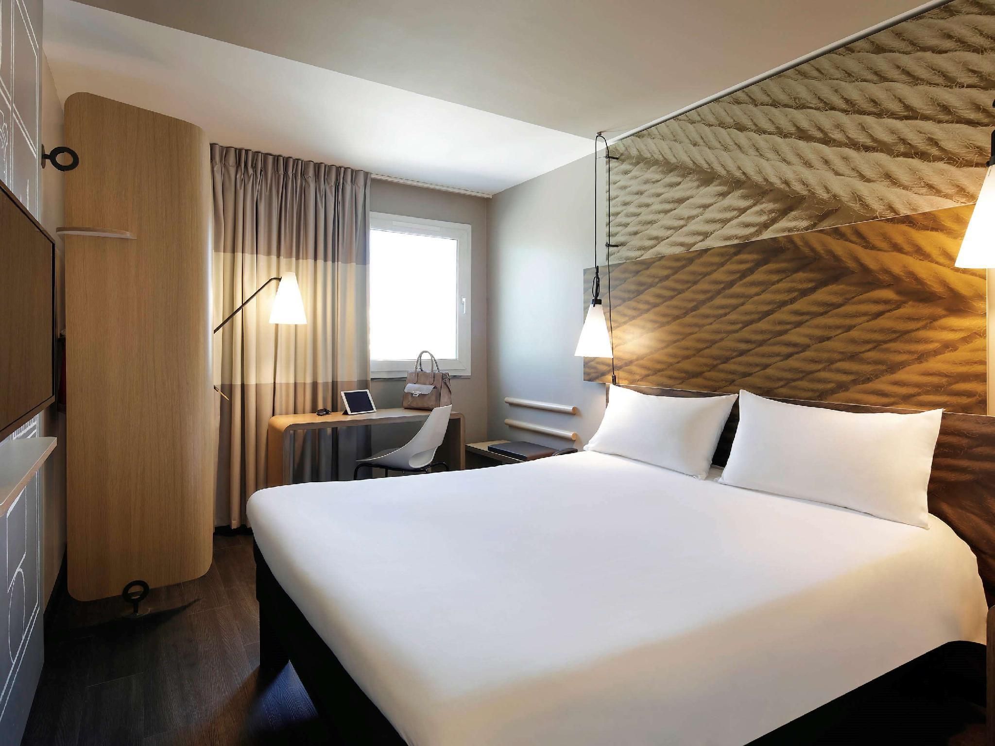 Classic Room with 1 Double Bed