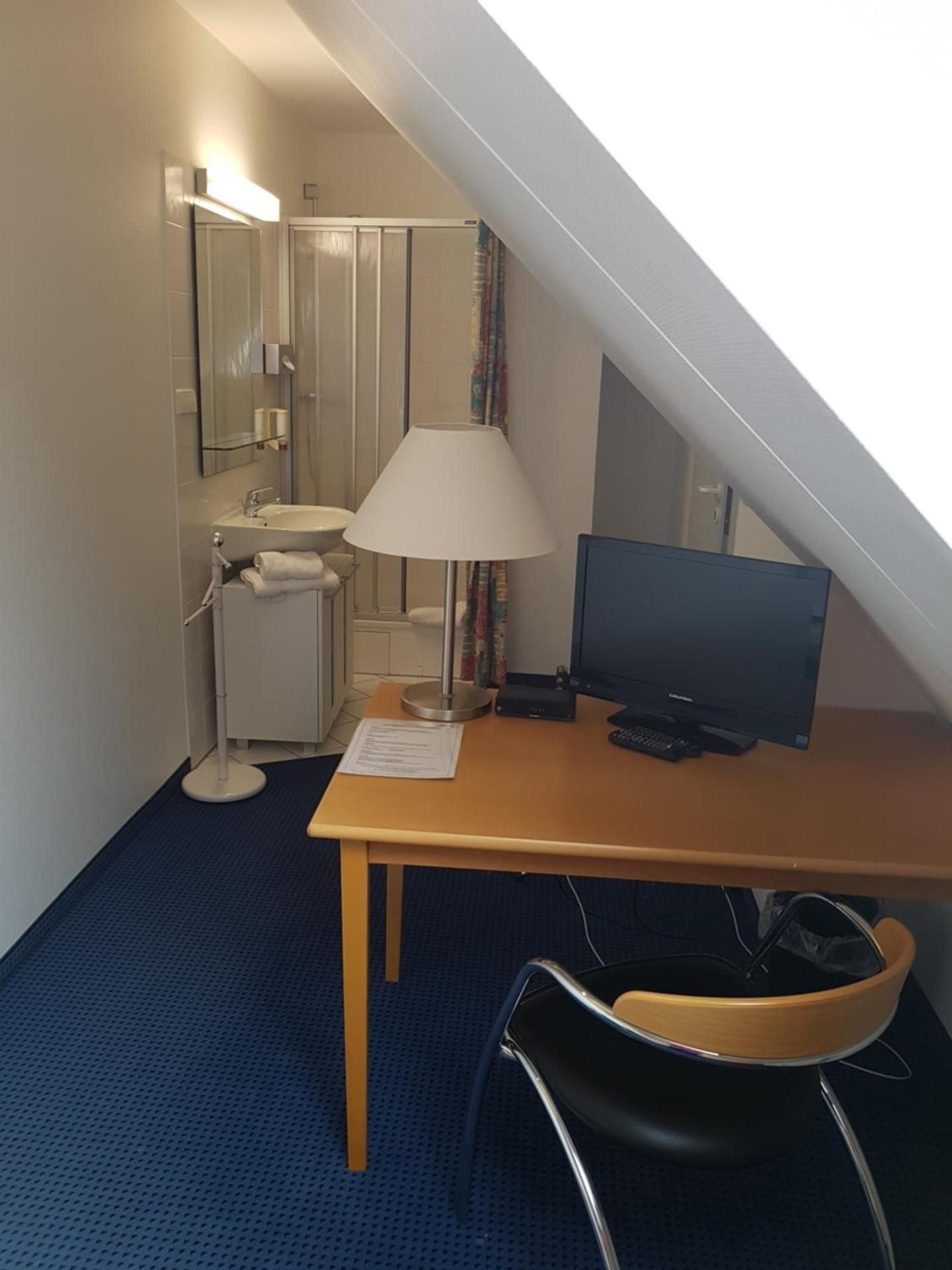 Single Room with Private External Bathroom