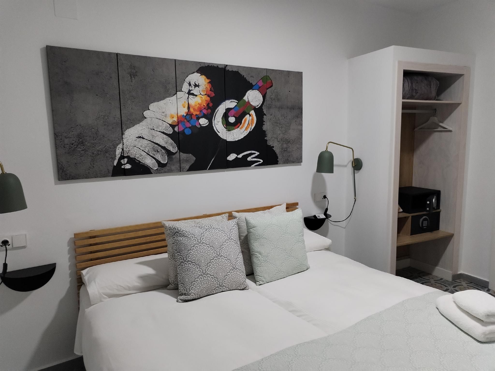 Signature Double Suite