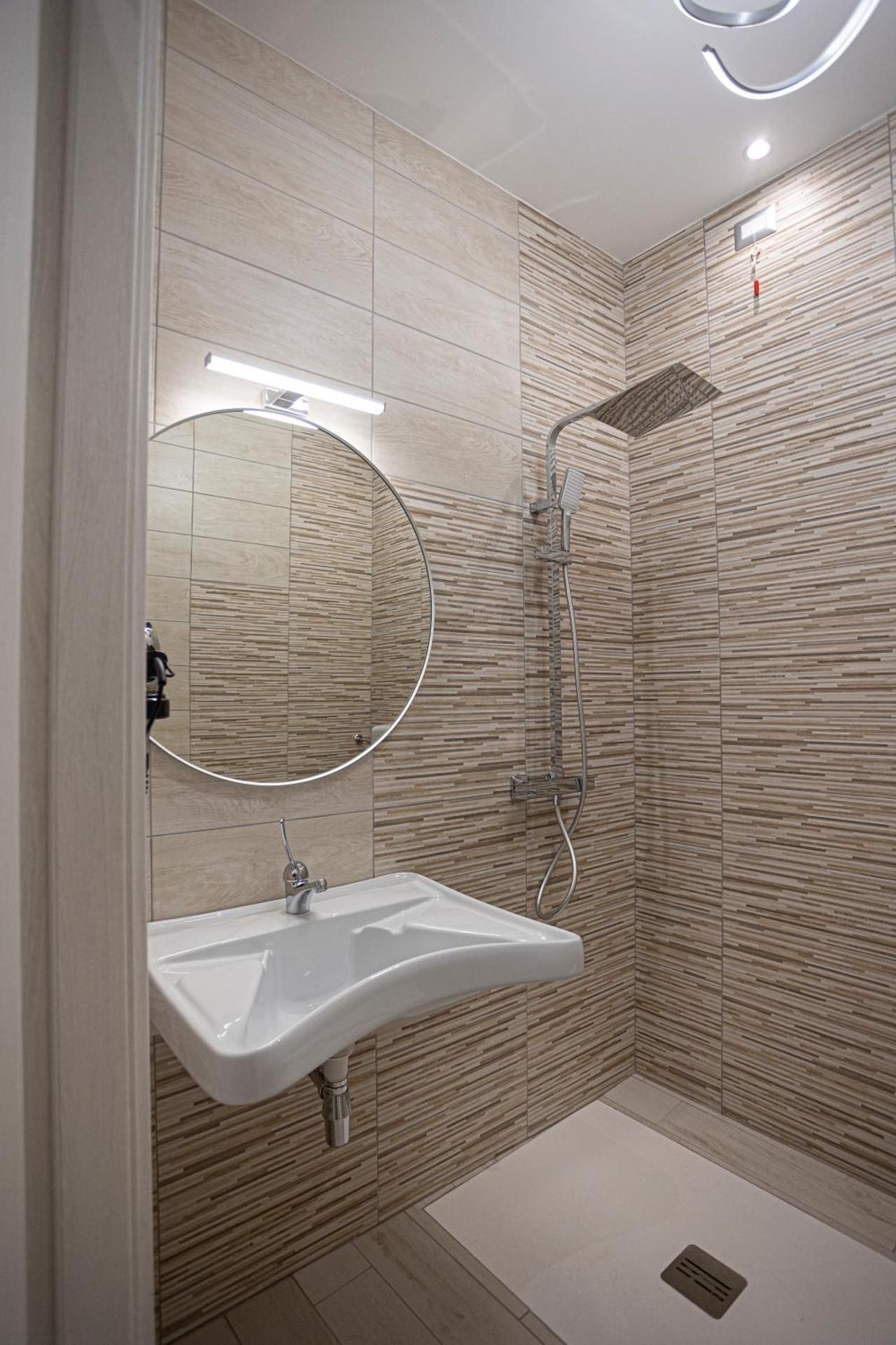 Twin Room with Private Bathroom