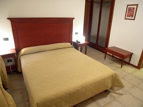 Family Room (2 Adults + 1 Child)