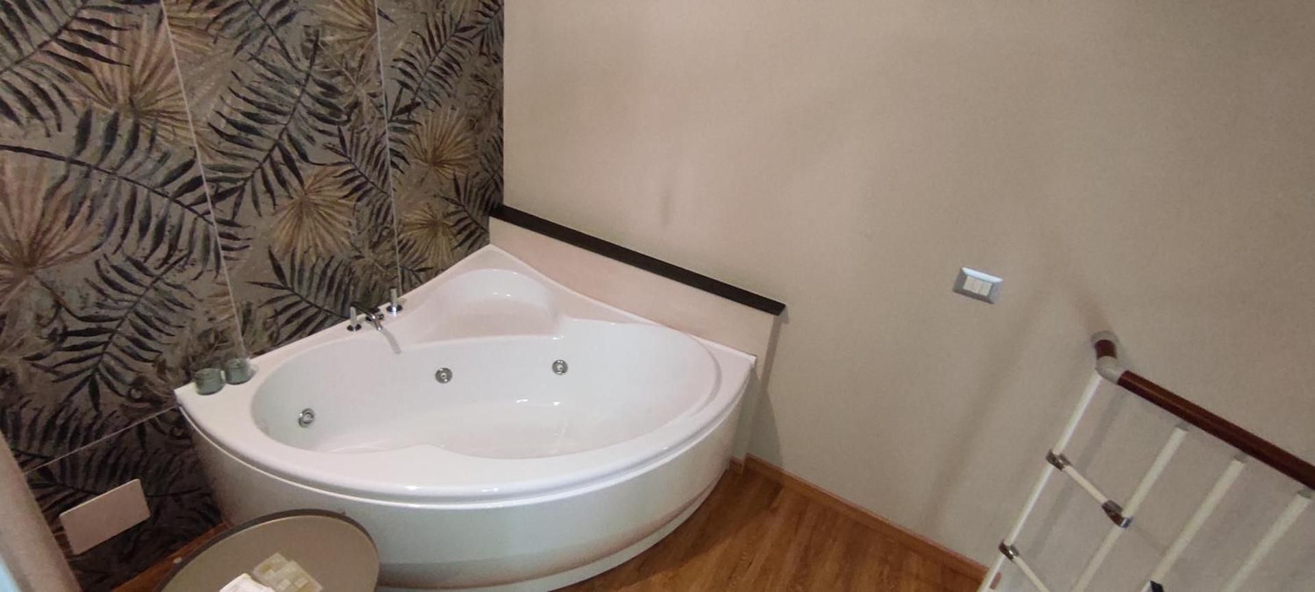 Suite with Spa Bath