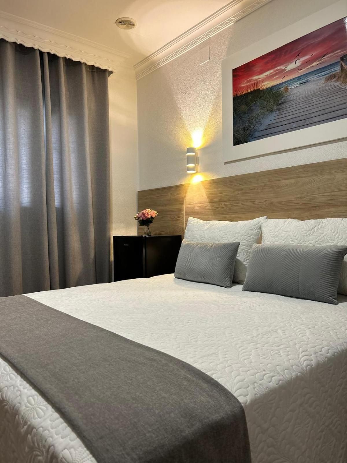 Standard Queen Room