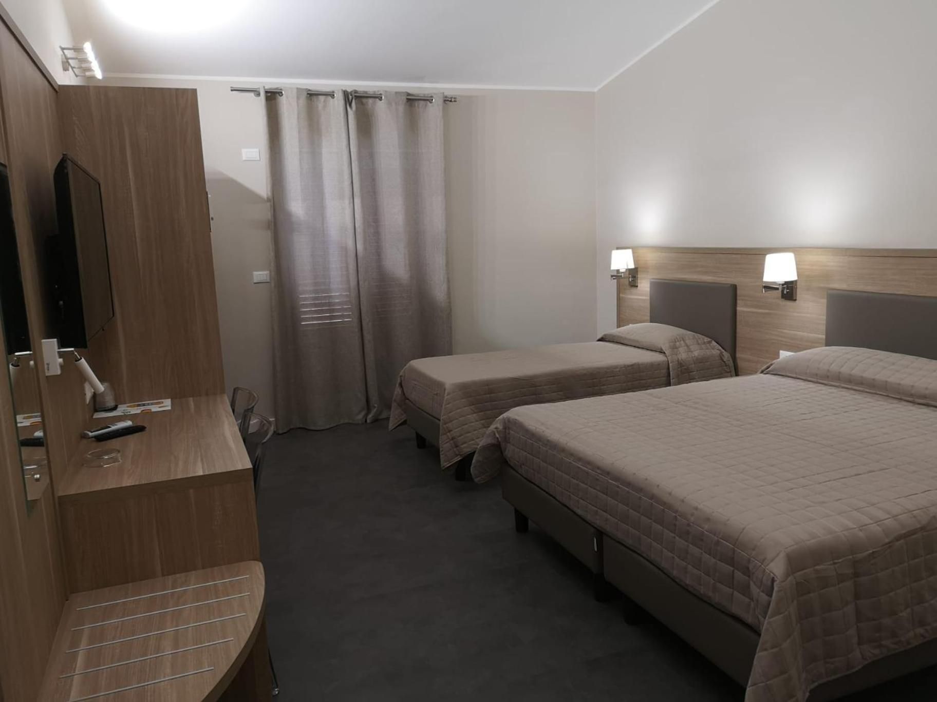 Deluxe Triple Room